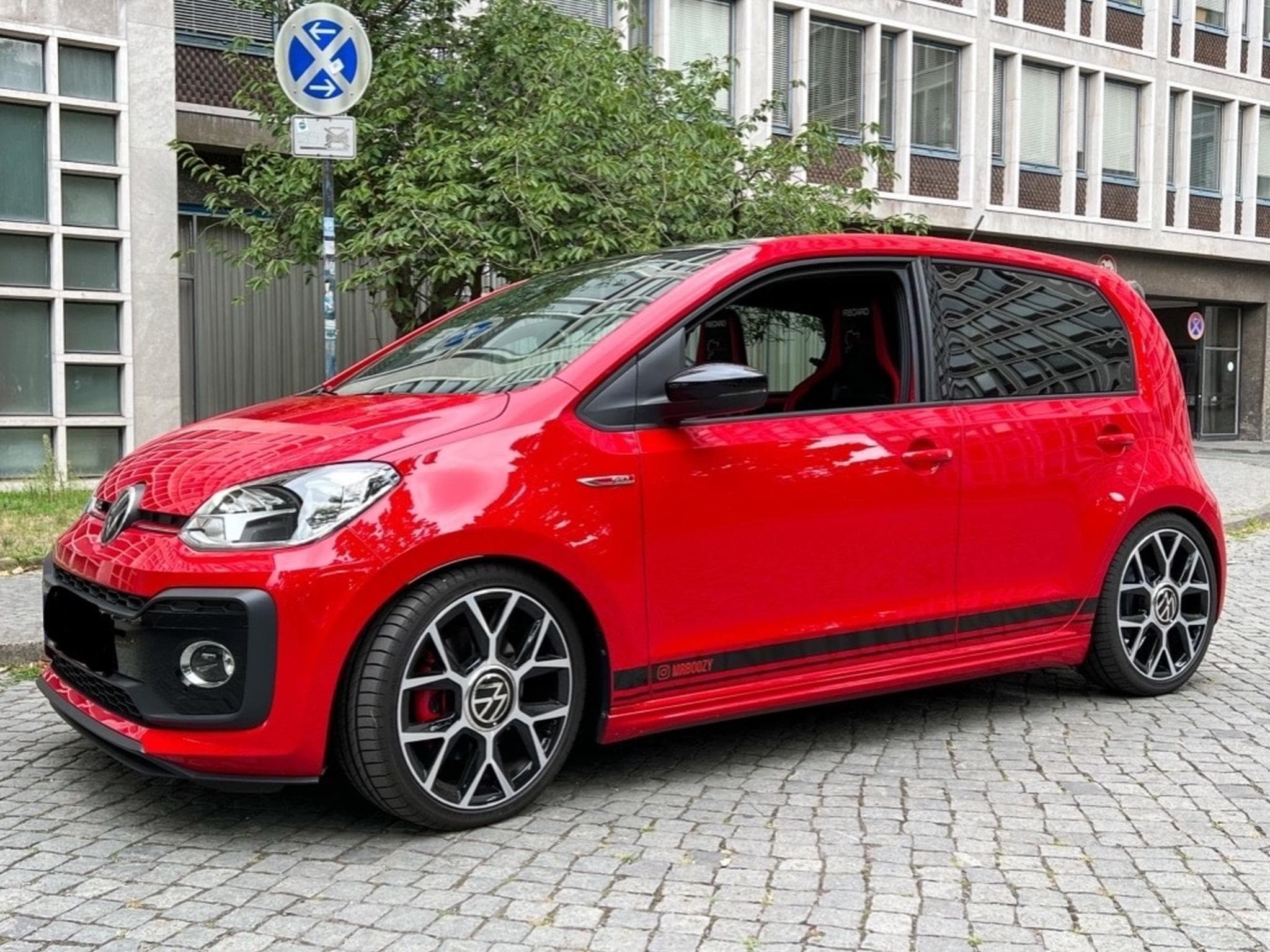 VW UP GTI  Recaro Sportster CS  Milltek  ST X (2021) - Photo 3