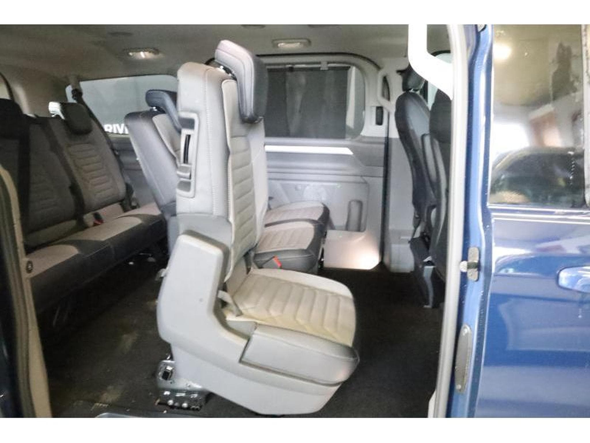 VW T7 Style (2025) - Photo 14