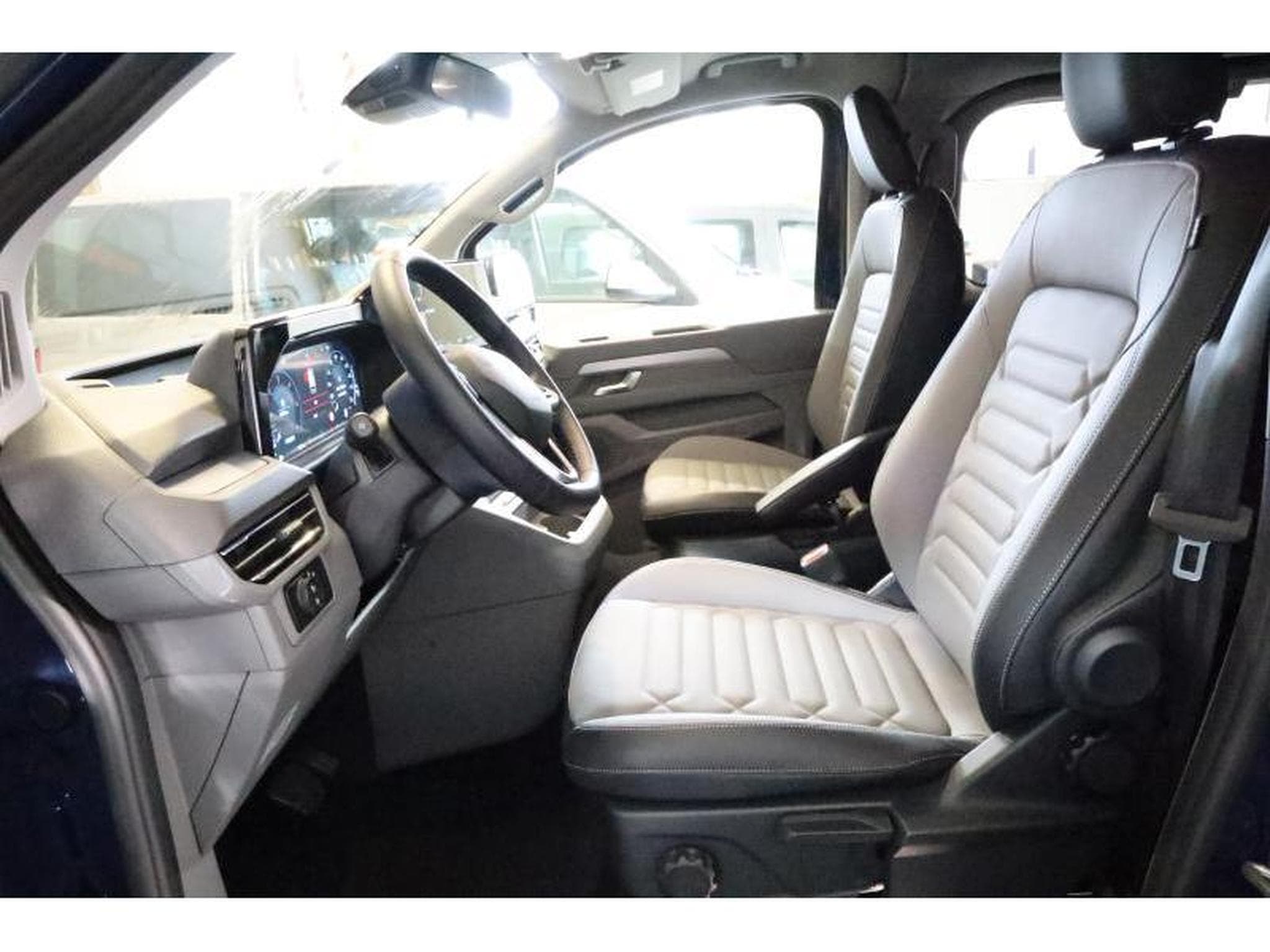VW T7 Style (2025) - Photo 4