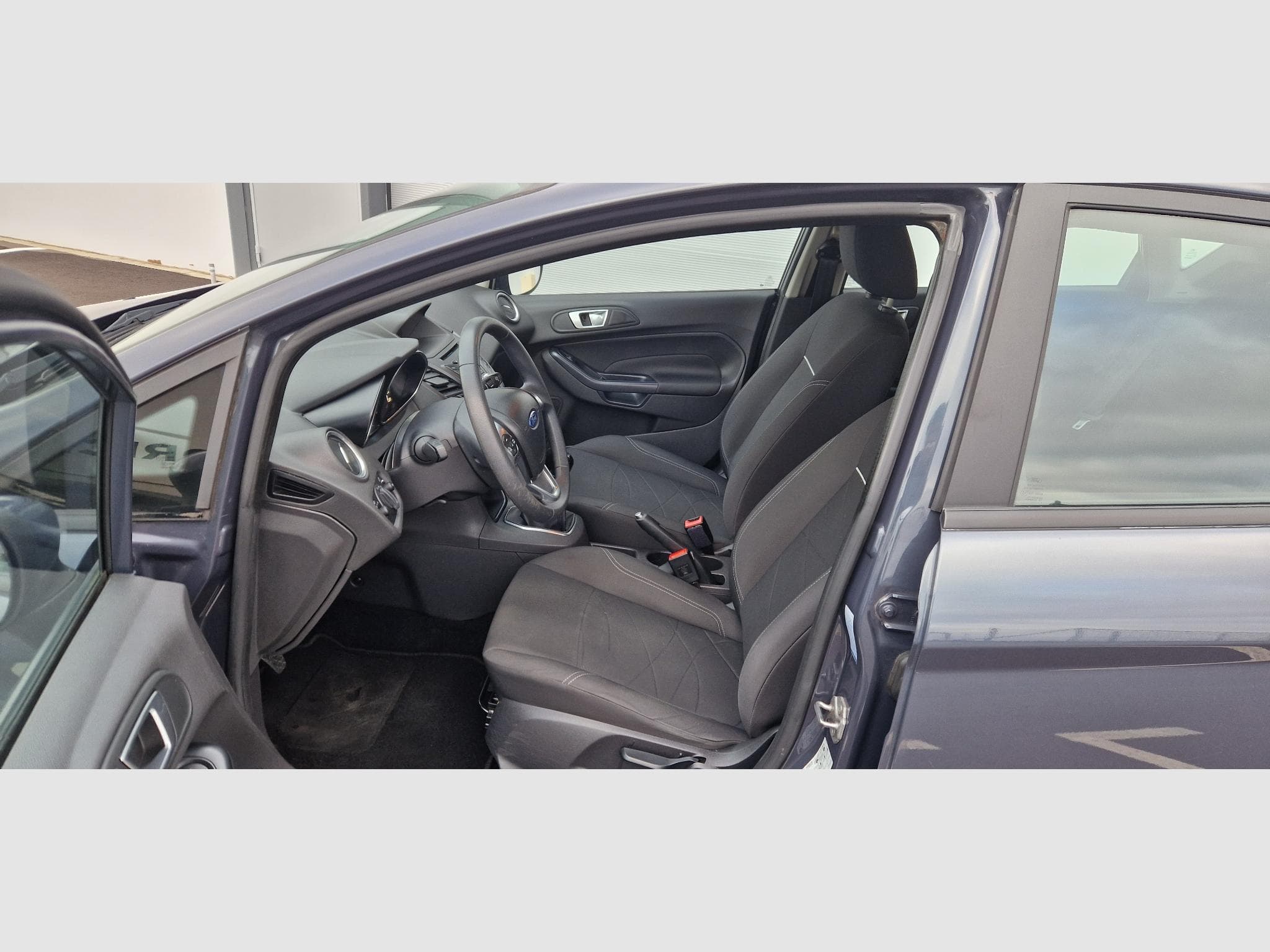 Ford Fiesta VII ph.2 1.6 tdci 95ch (2014) - Photo 9