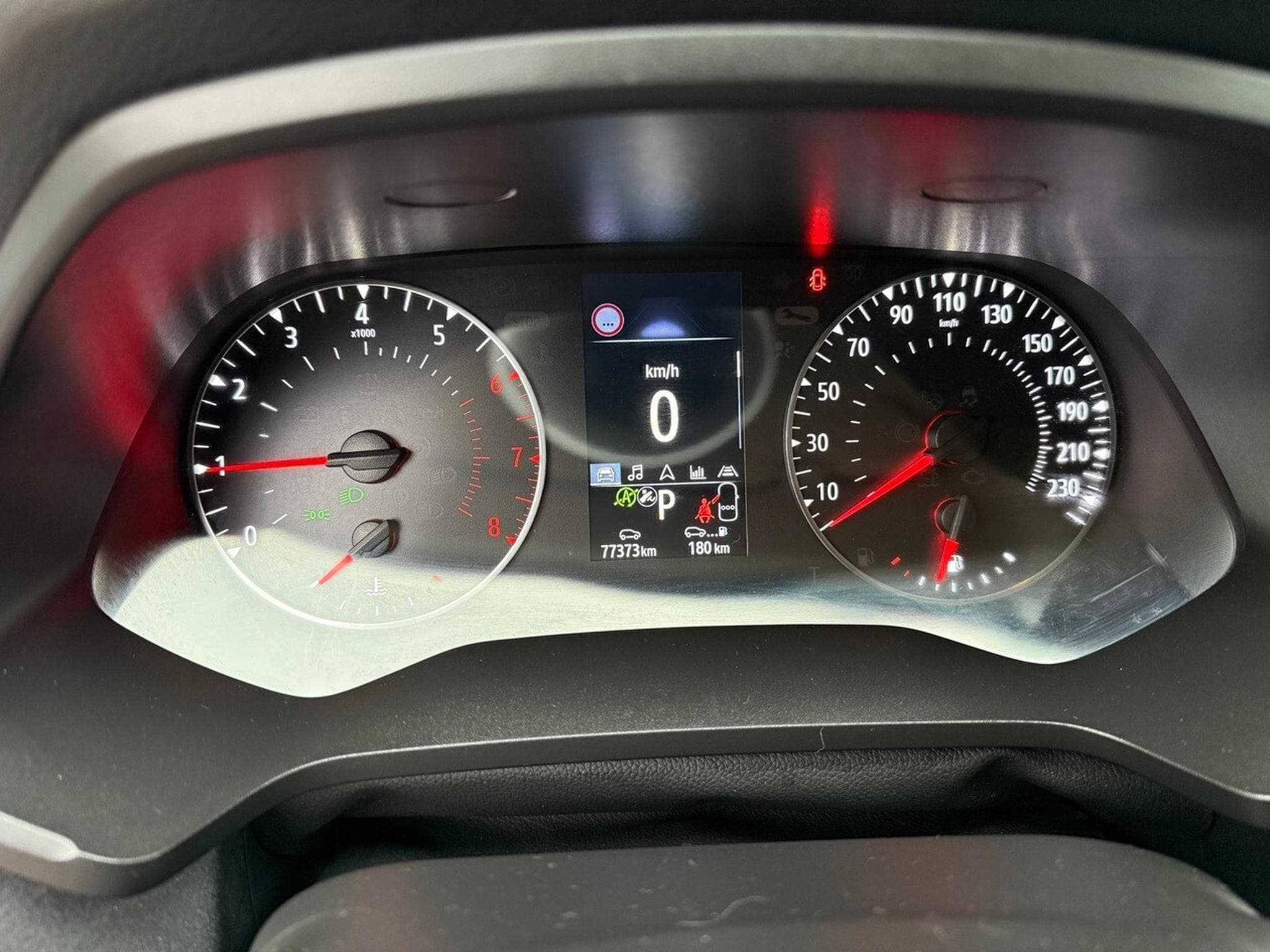Renault Captur 1.3 TCE Mild Hybride 140 cv (2021) - Photo 8