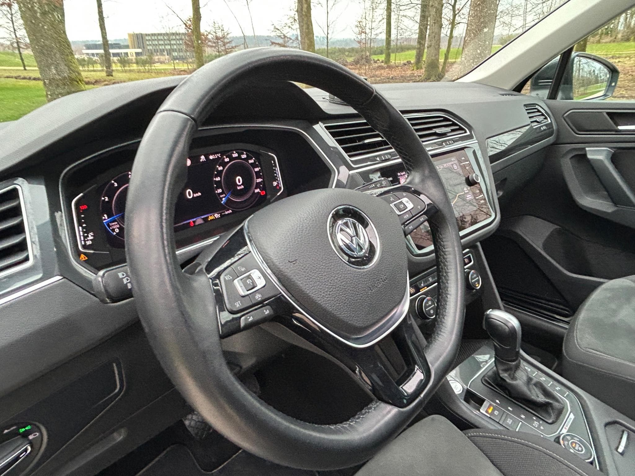 VW Tiguan 2.0 R Line DSG / 140 kw / Full options (2019) - Photo 9