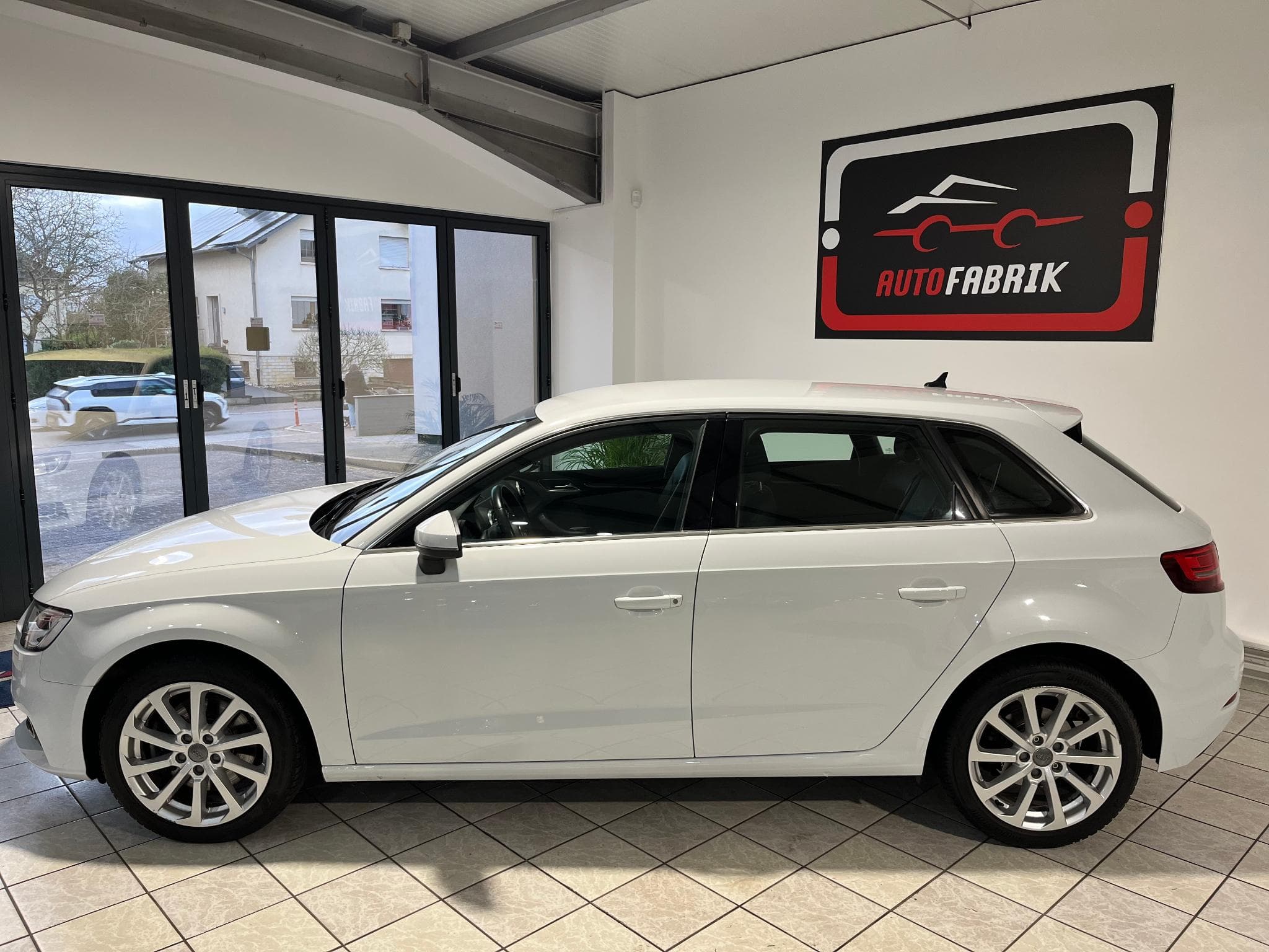 Audi A3 SPORTBACK 35 TDi Design S tronic (2019) - Photo 2