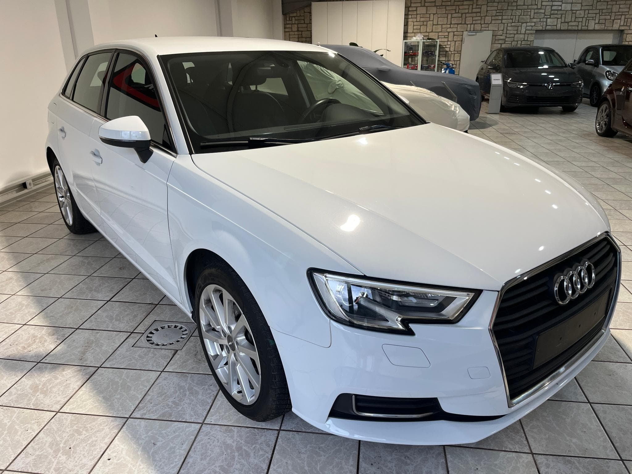 Audi A3 SPORTBACK 35 TDi Design S tronic (2019) - Photo 8