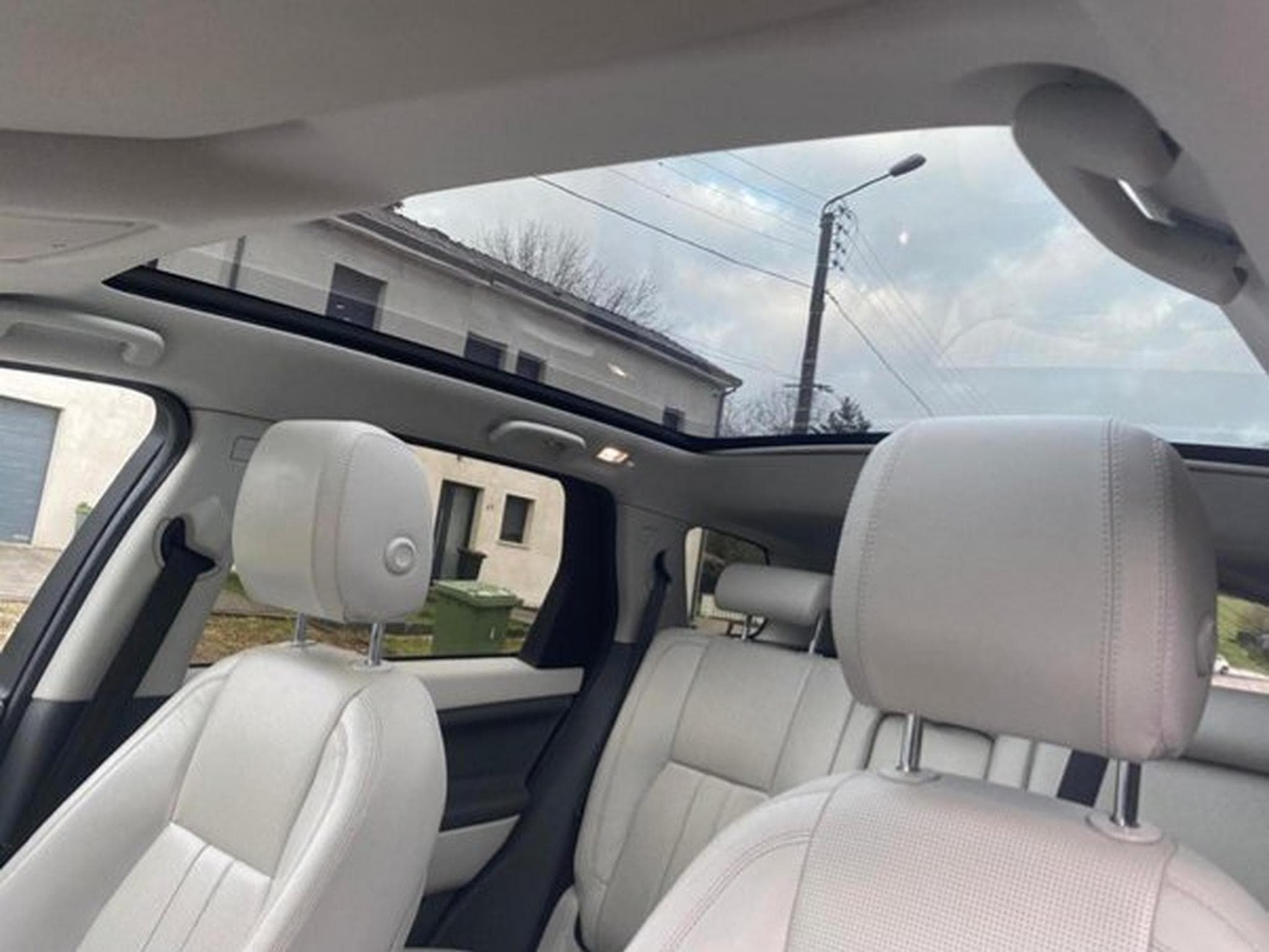 Land-Rover Discovery Sport 180 CH - HSE Luxury - Full options (2017) - Photo 4