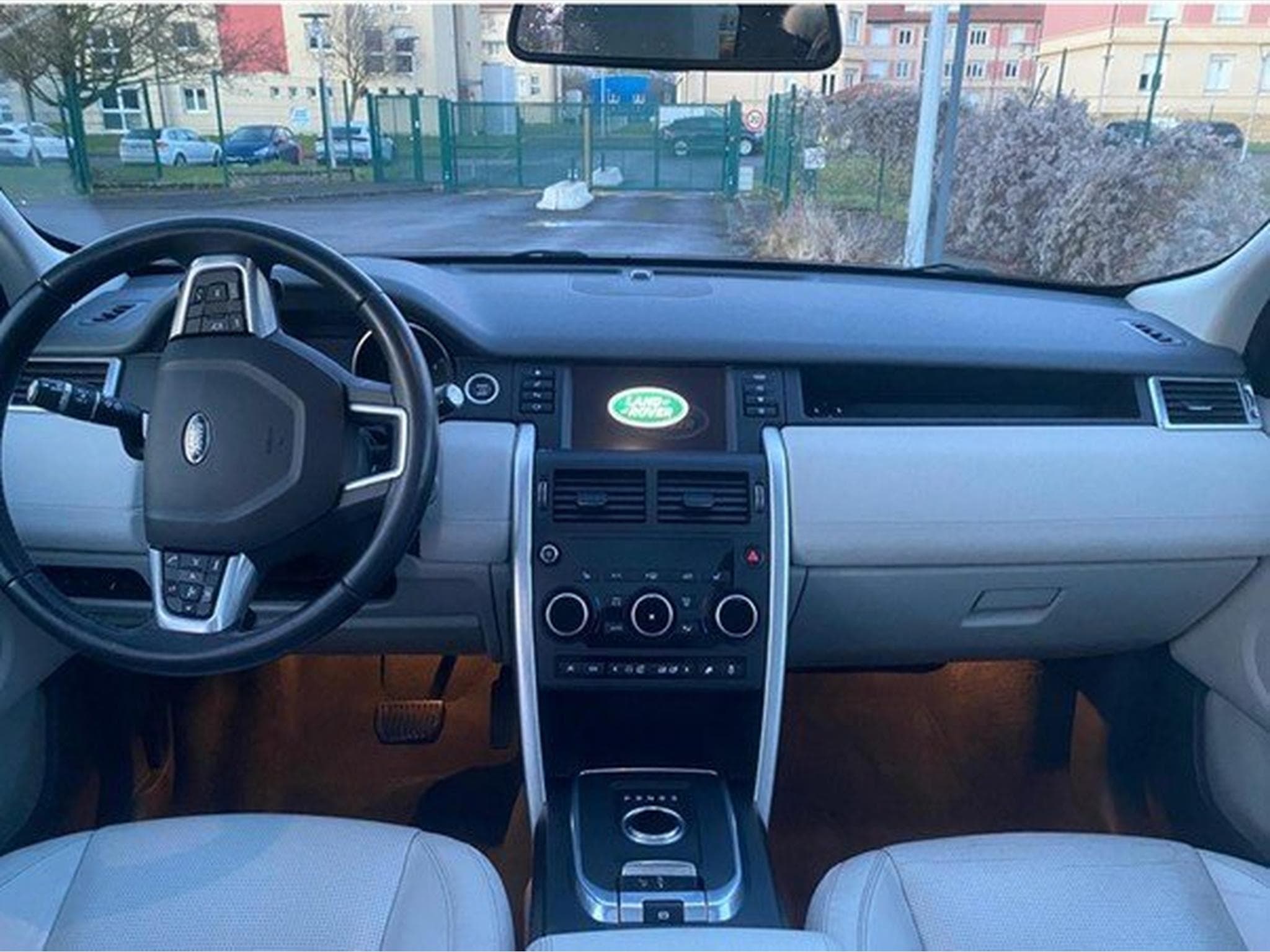 Land-Rover Discovery Sport 180 CH - HSE Luxury - Full options (2017) - Photo 6