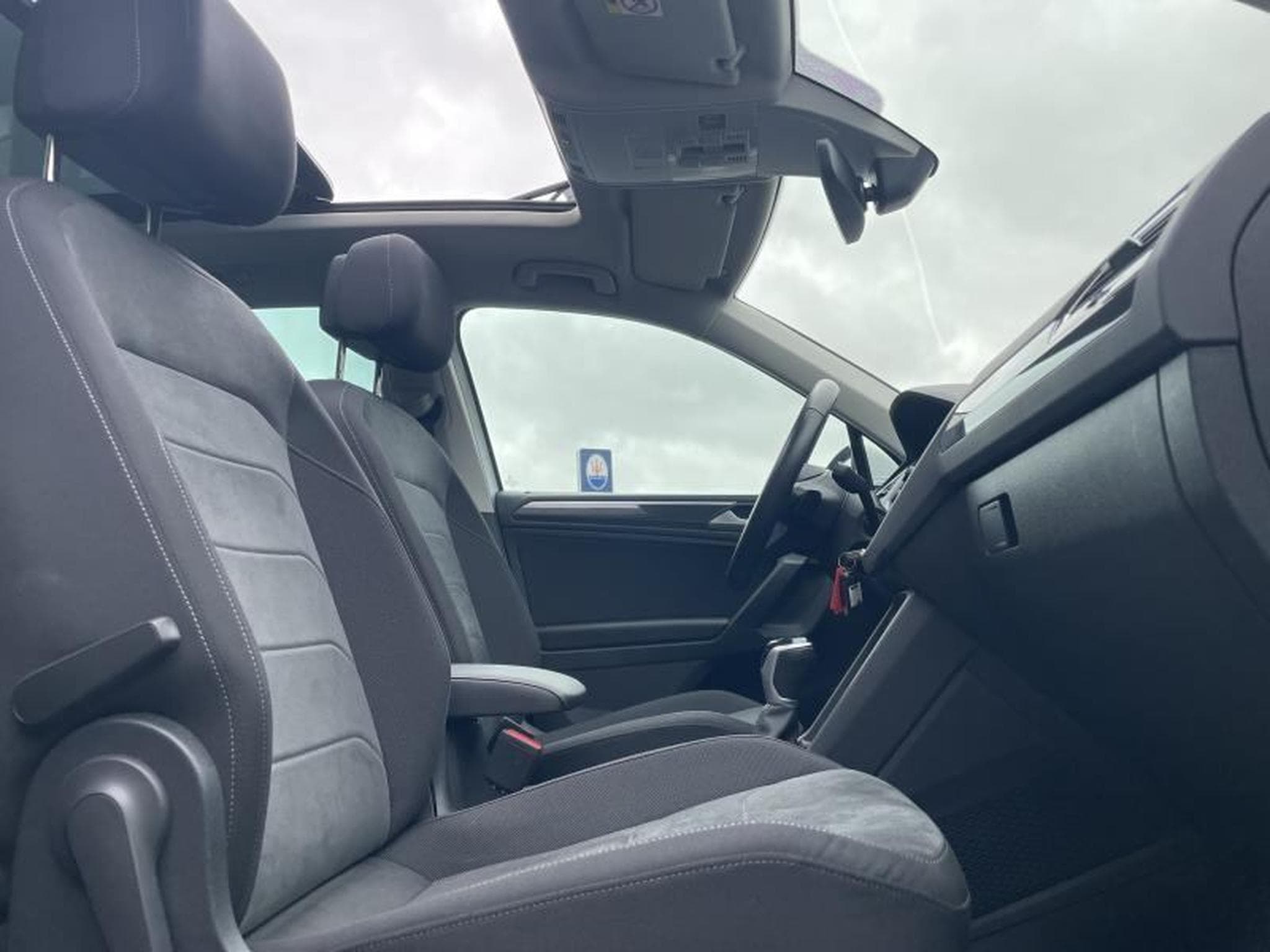 VW Tiguan Elegance 2.0 Tdi 150 DSG Toit Ouvrant (2023) - Photo 4