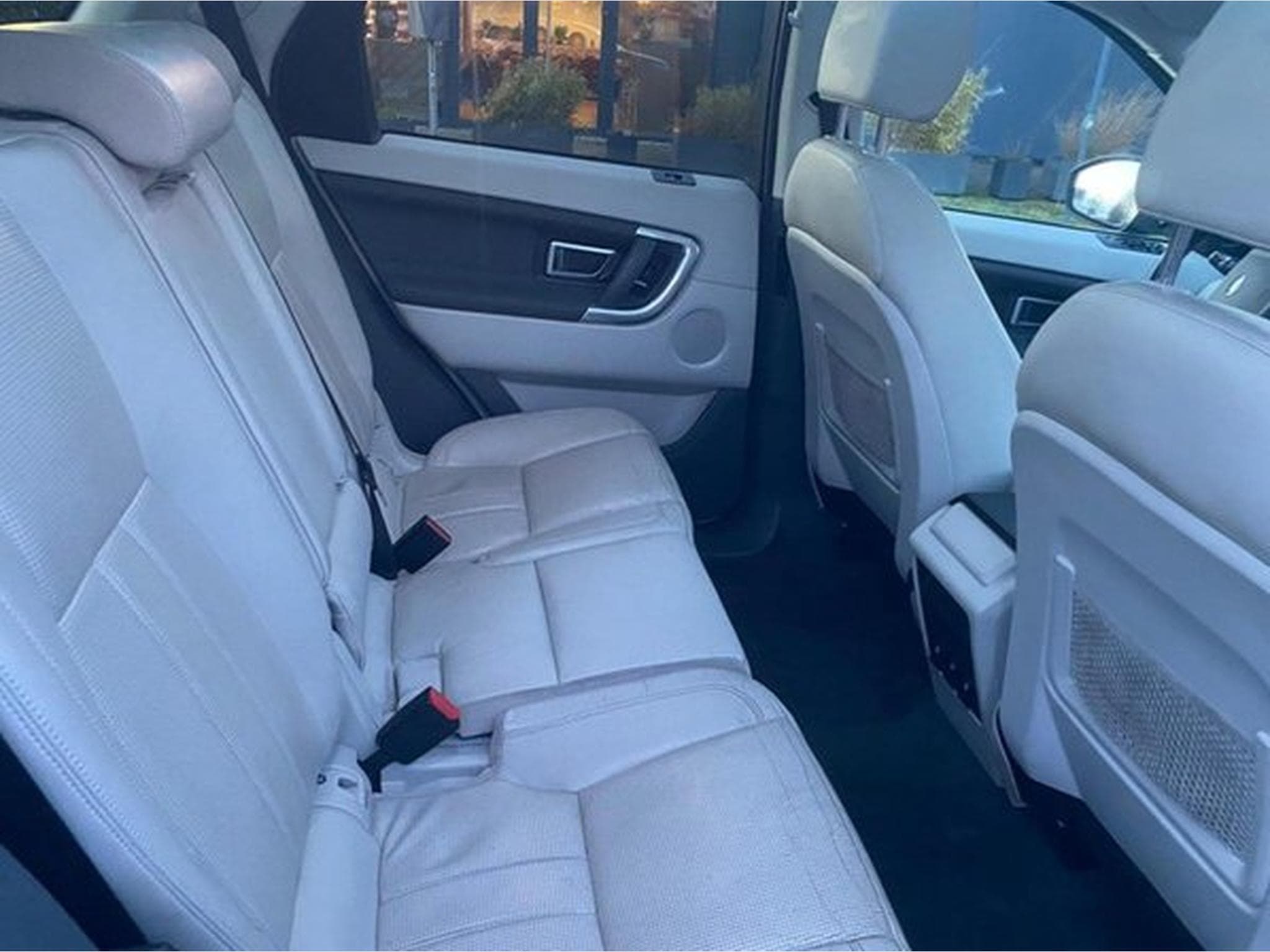 Land-Rover Discovery Sport 180 CH - HSE Luxury - Full options (2017) - Photo 7