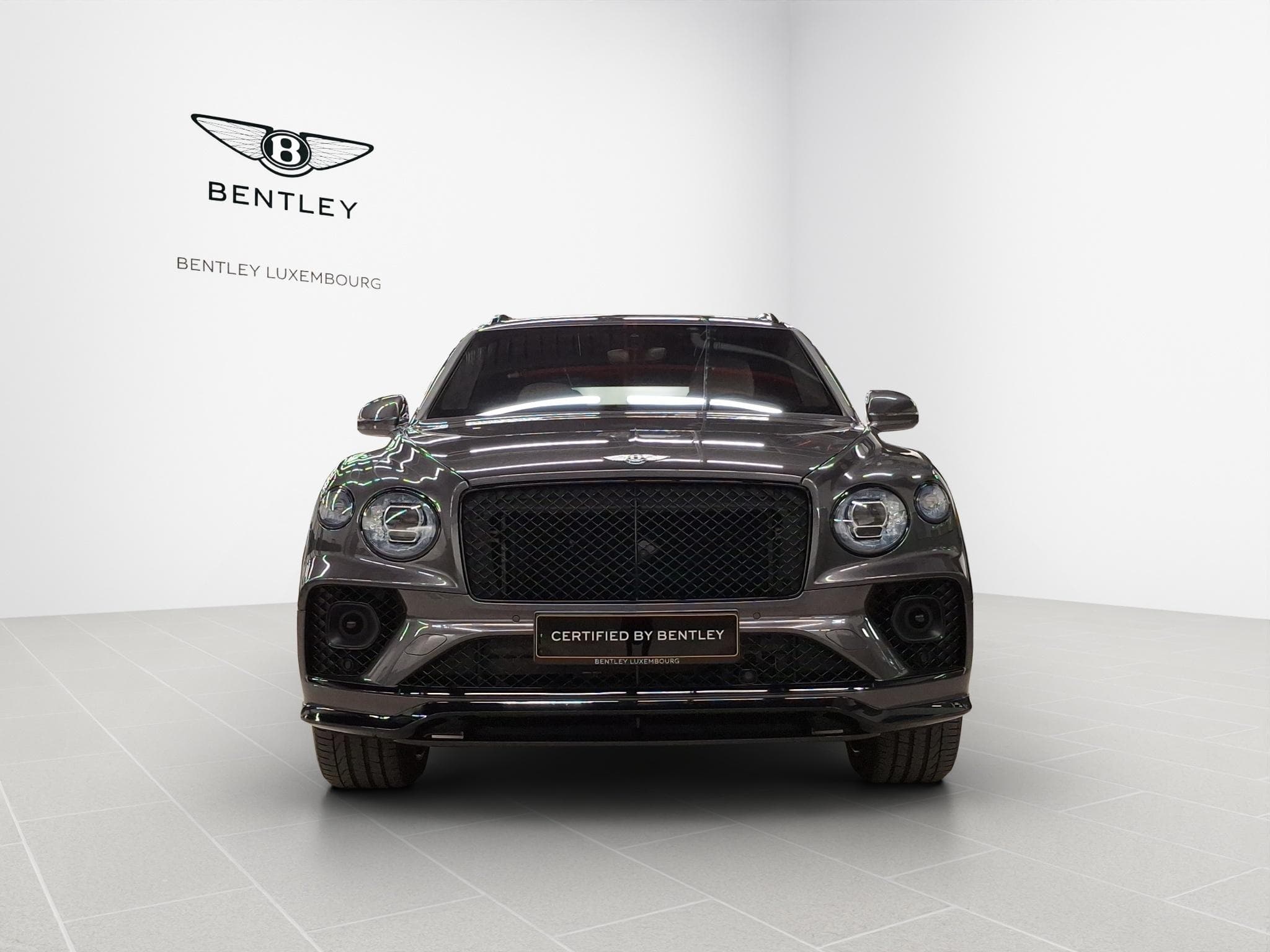 Bentley Bentayga V8 Azure (2023) - Photo 7