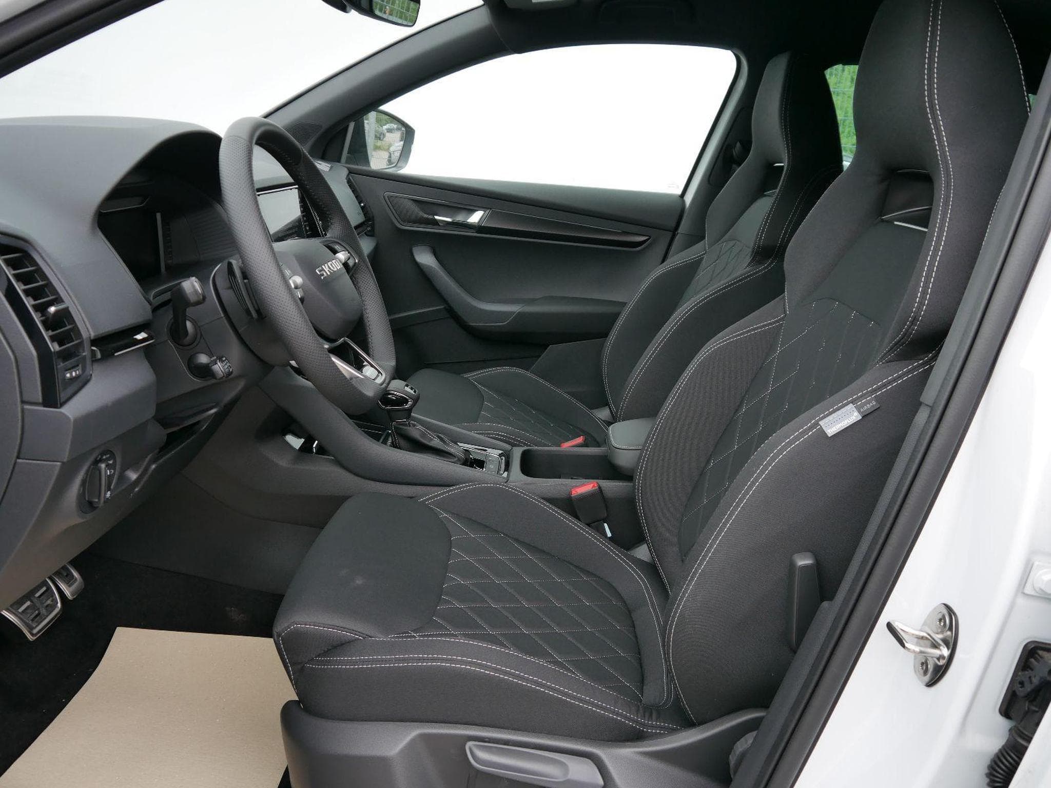 Skoda Karoq Sportline (2026) - Photo 8
