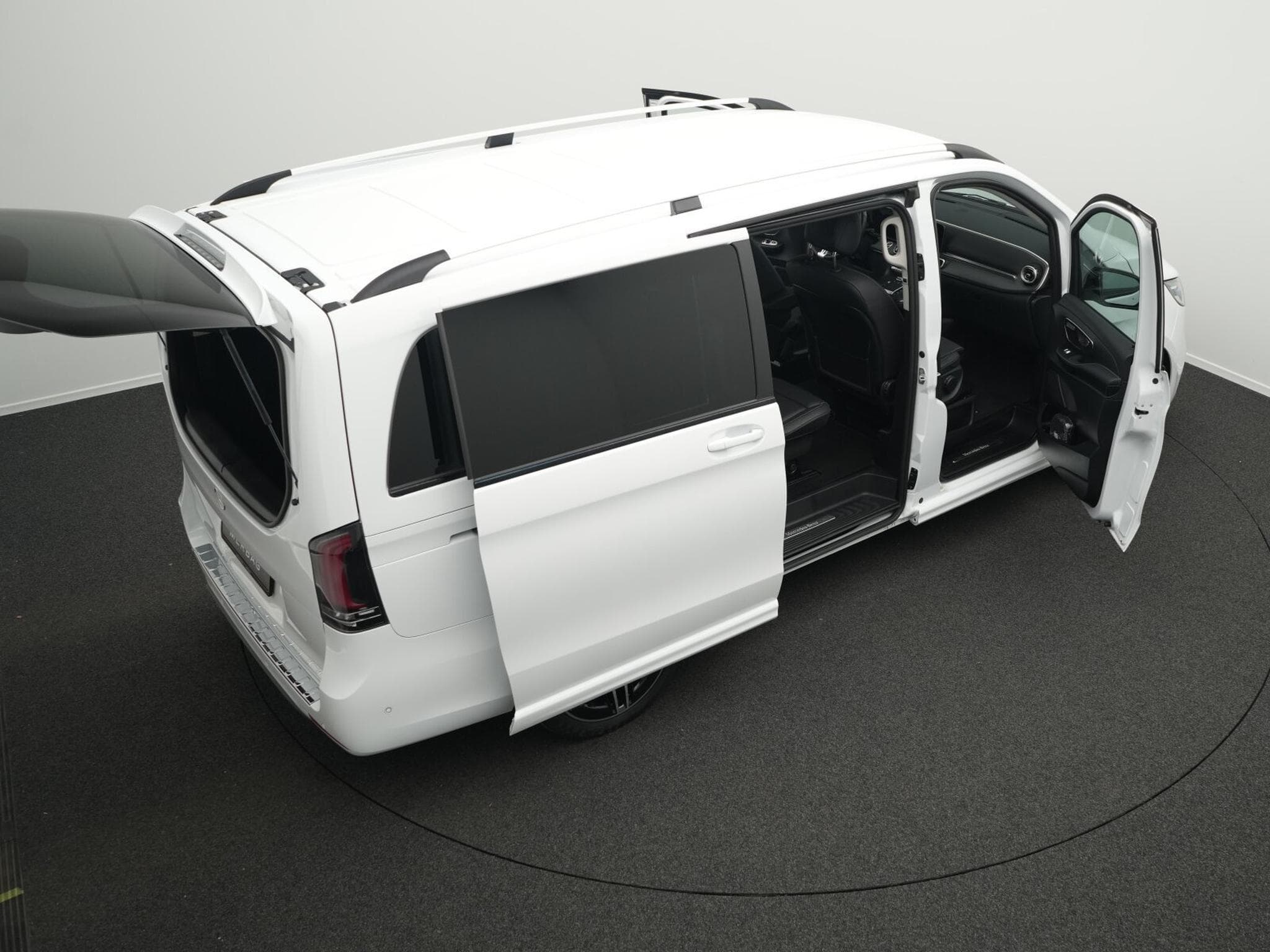 Mercedes V d 4MATIC Avantgarde lang (2024) - Photo 13