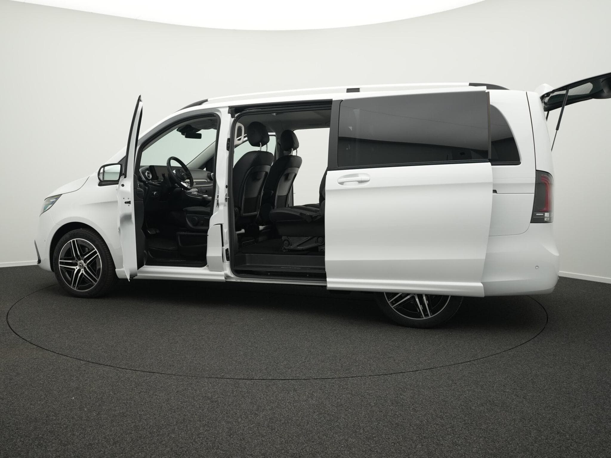 Mercedes V d 4MATIC Avantgarde lang (2024) - Photo 14