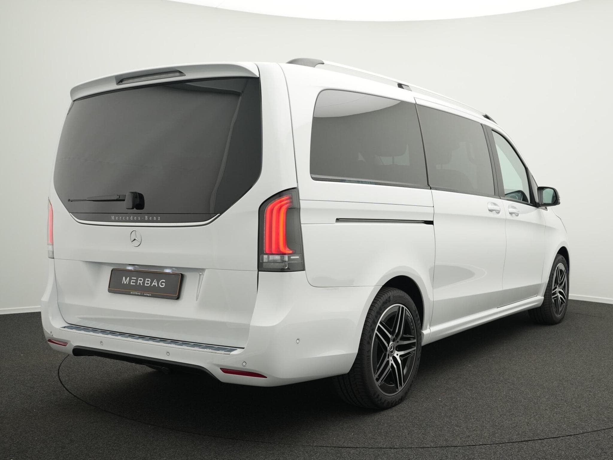 Mercedes V d 4MATIC Avantgarde lang (2024) - Photo 3