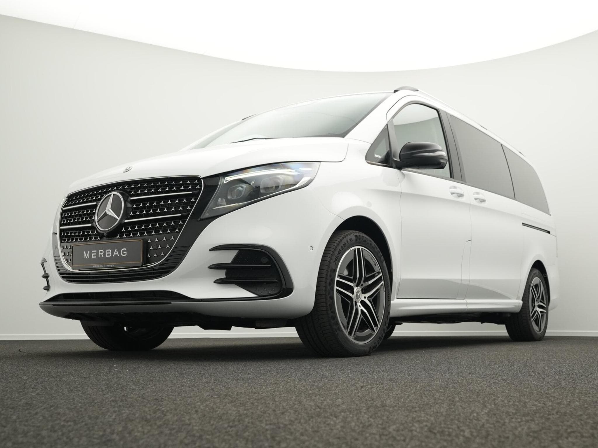 Mercedes V d 4MATIC Avantgarde lang (2024) - Photo 8