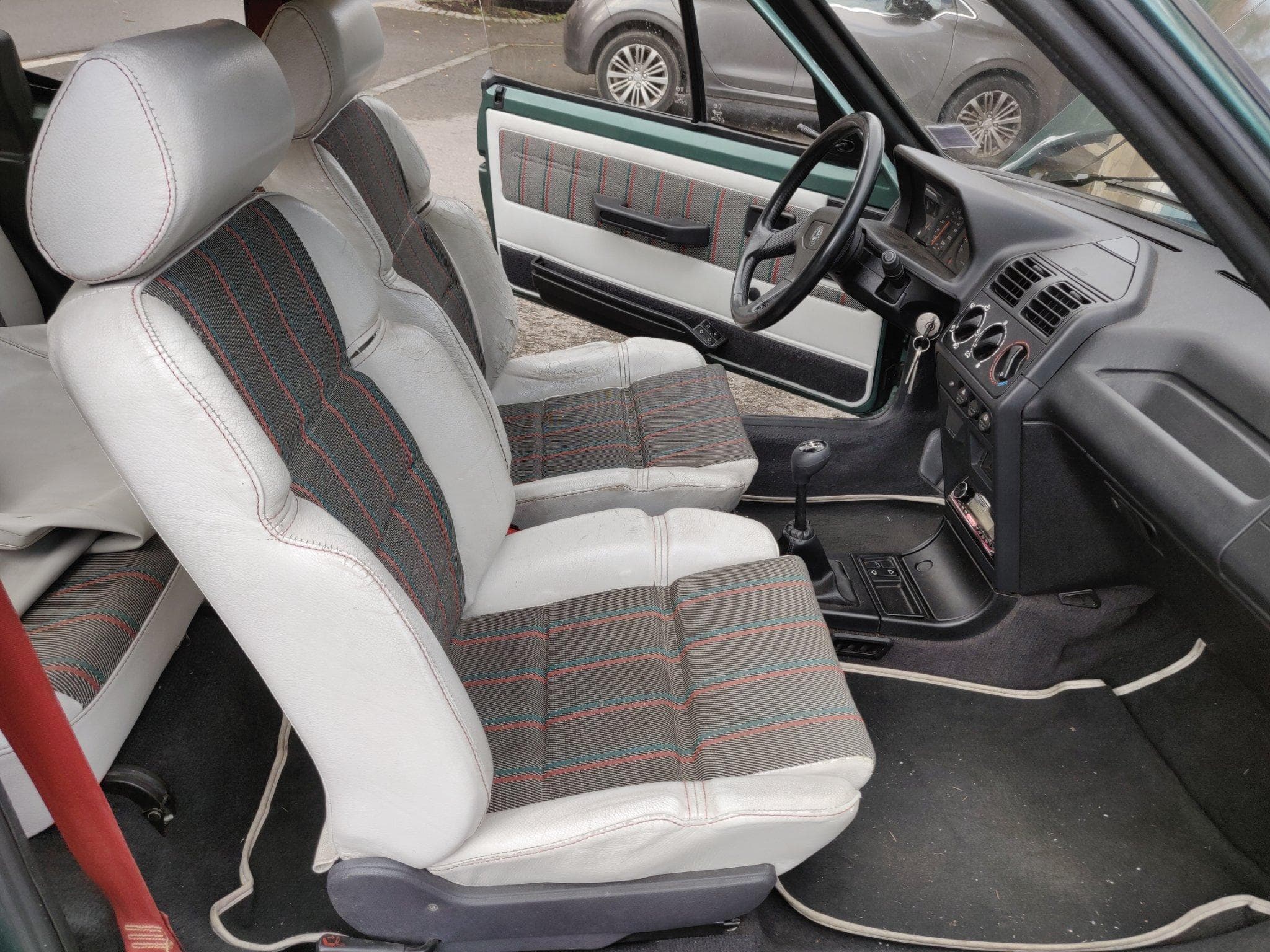 Peugeot 205 Roland Garos (1992) - Photo 2