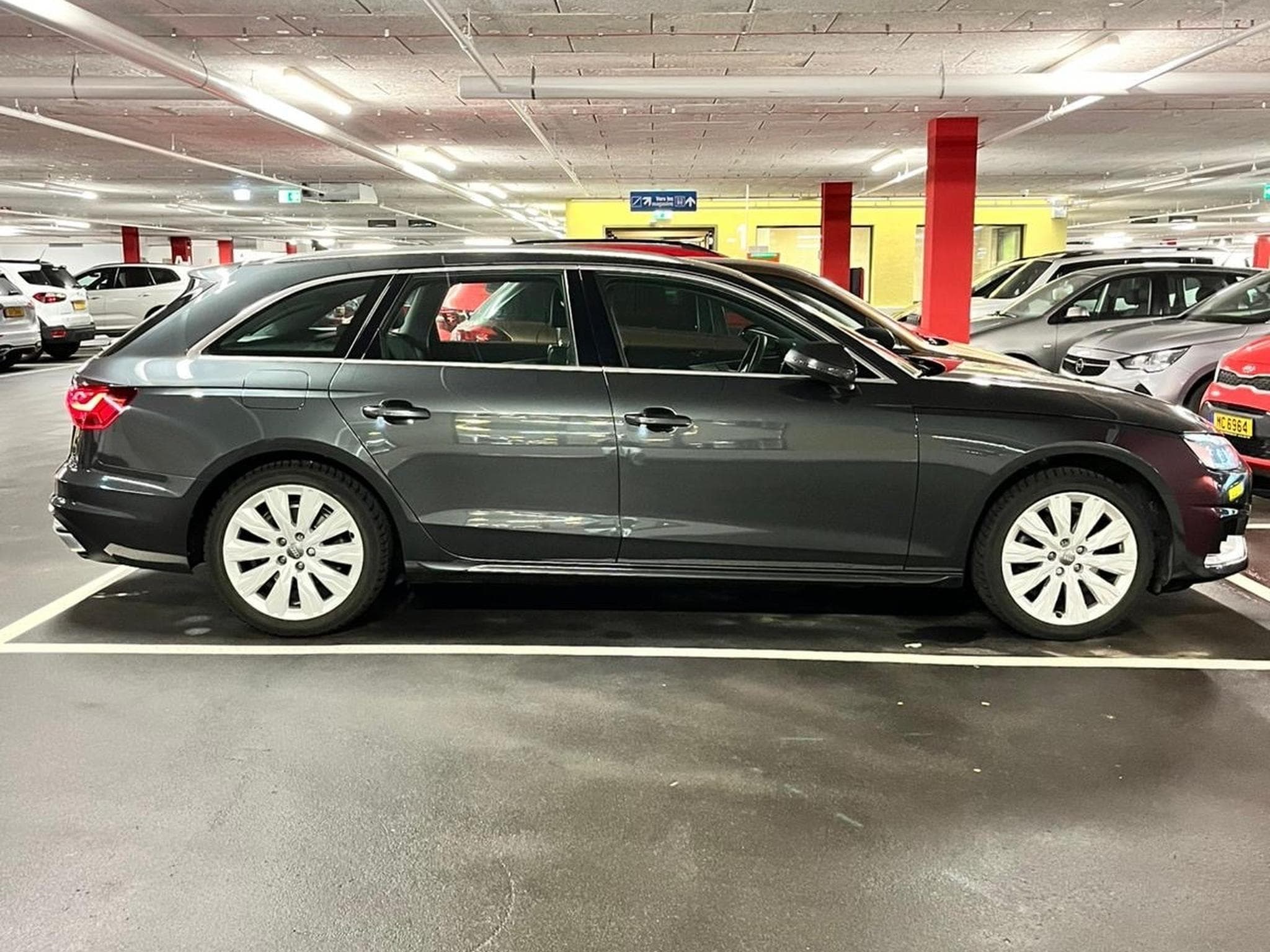 Audi A4 Advanced (2024) - Photo 1