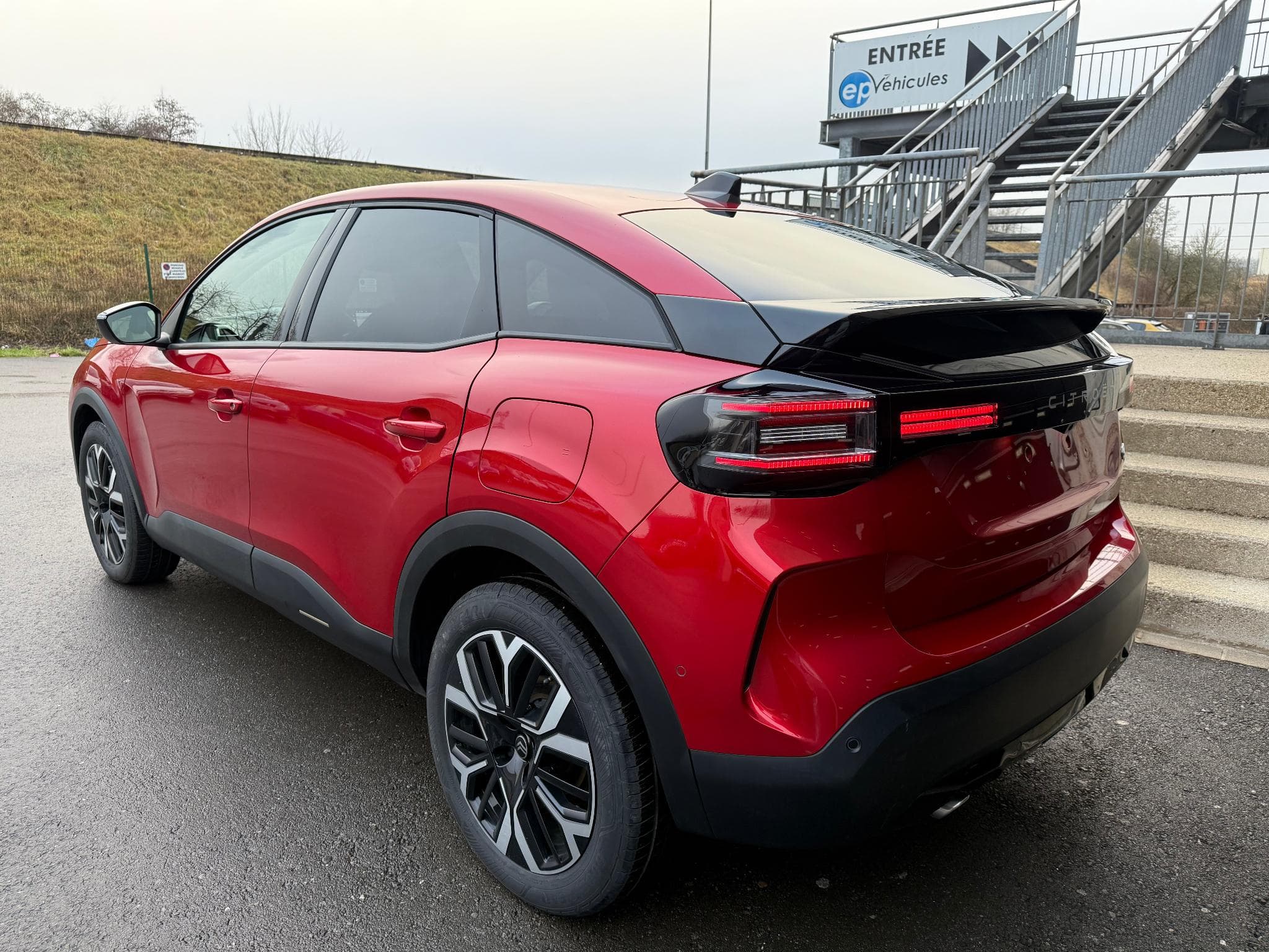 Citroën C4 1.2 HYBRID 145 E-DCS6 MAX (2025) - Photo 3