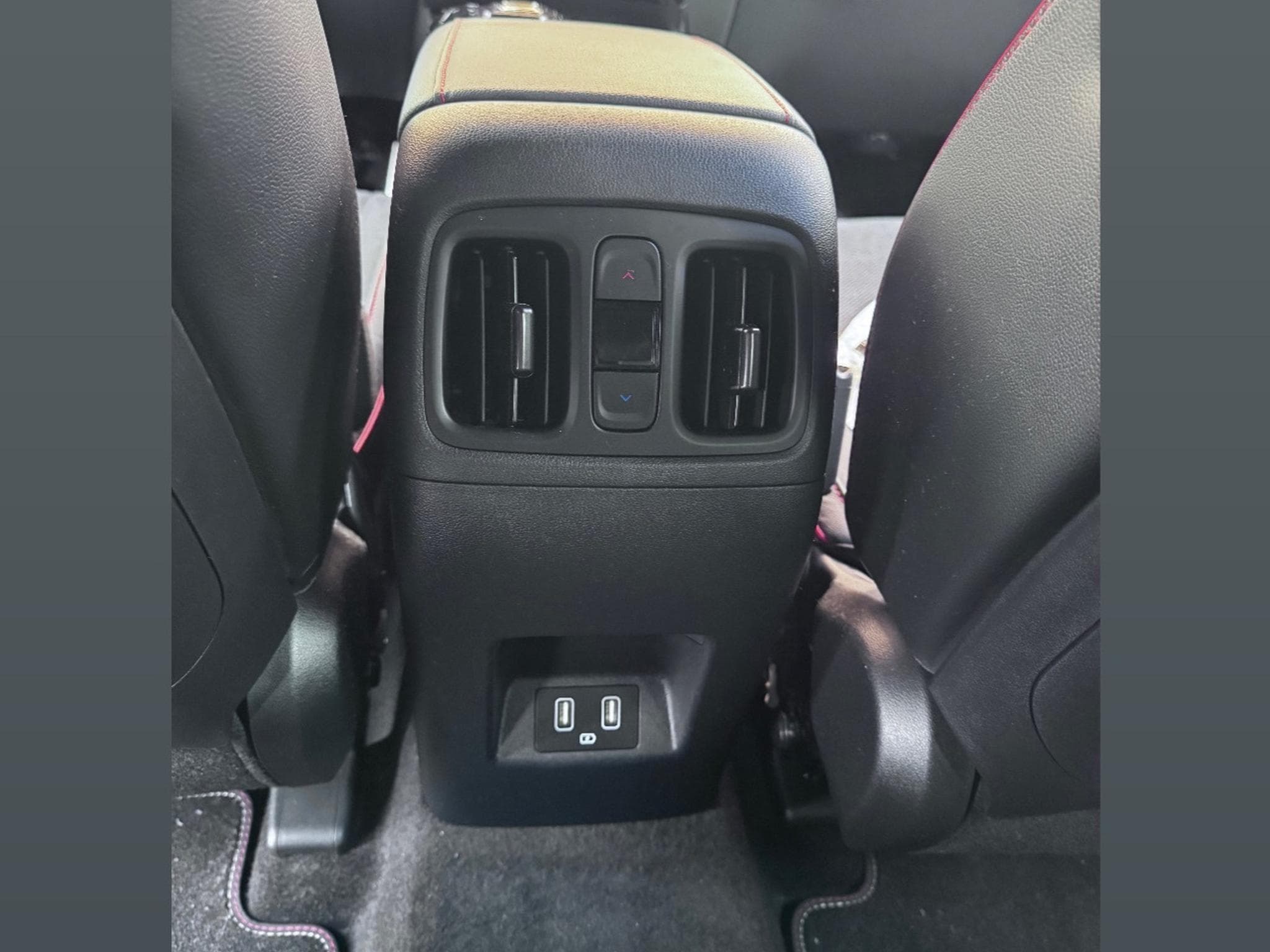 Hyundai Tucson N-Line 1.6 T-GDi 48V Mild Hybrid DCT7 (2024) - Photo 12