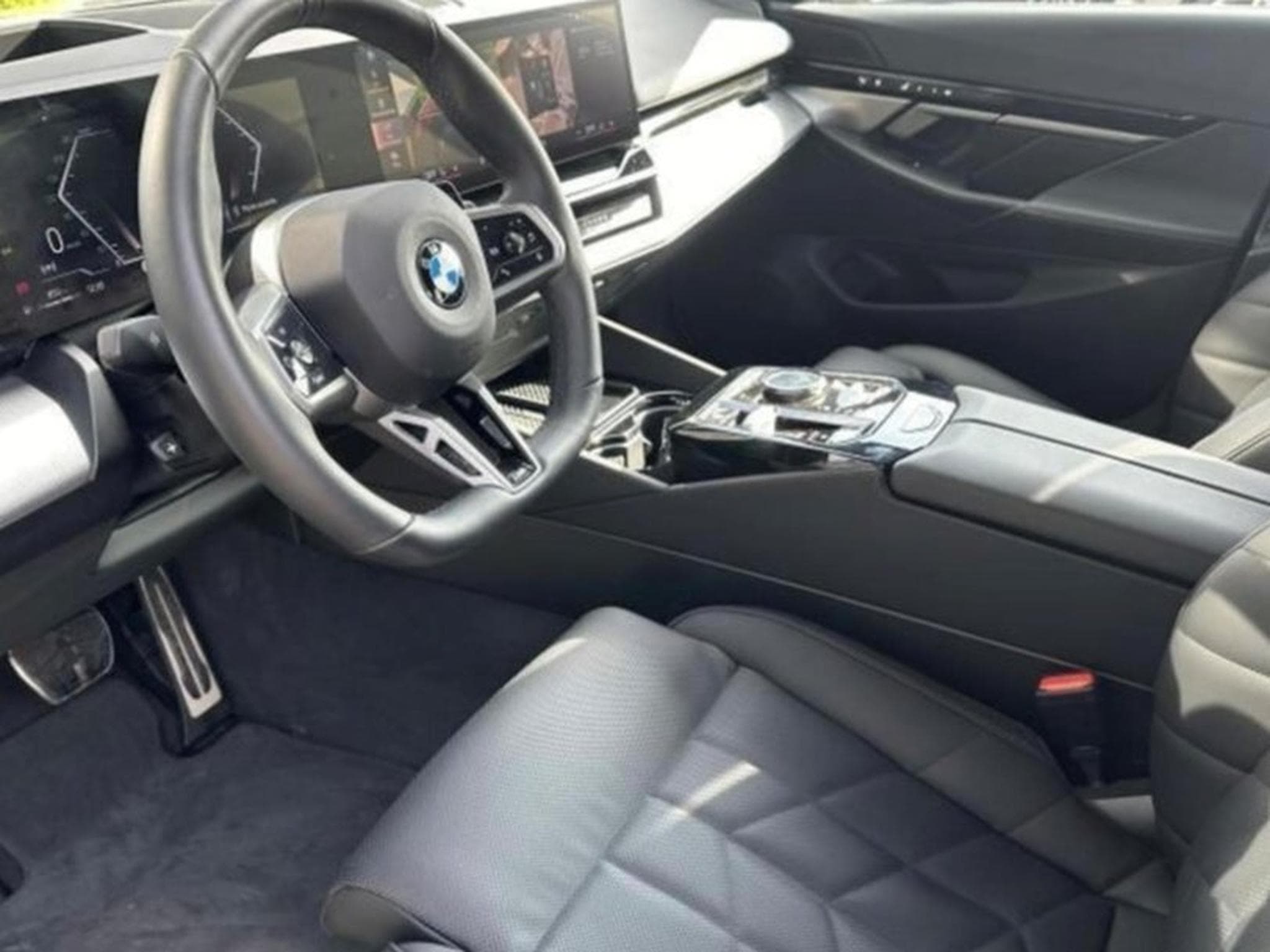 BMW 520 sport M (2024) - Photo 1