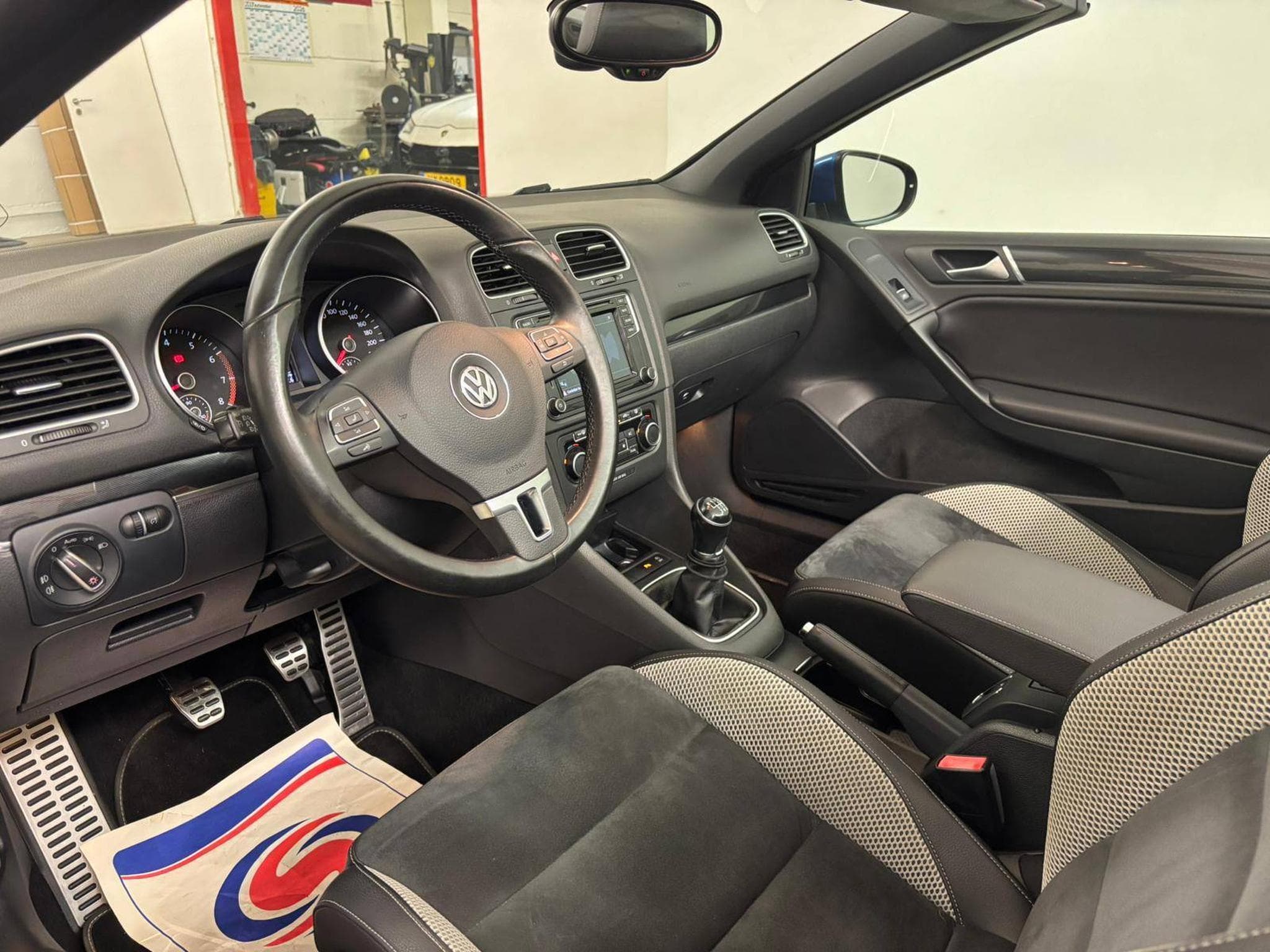 VW Golf VI Cabriolet BMT*ALCANTARA*BLUETOOTH* (2016) - Photo 10