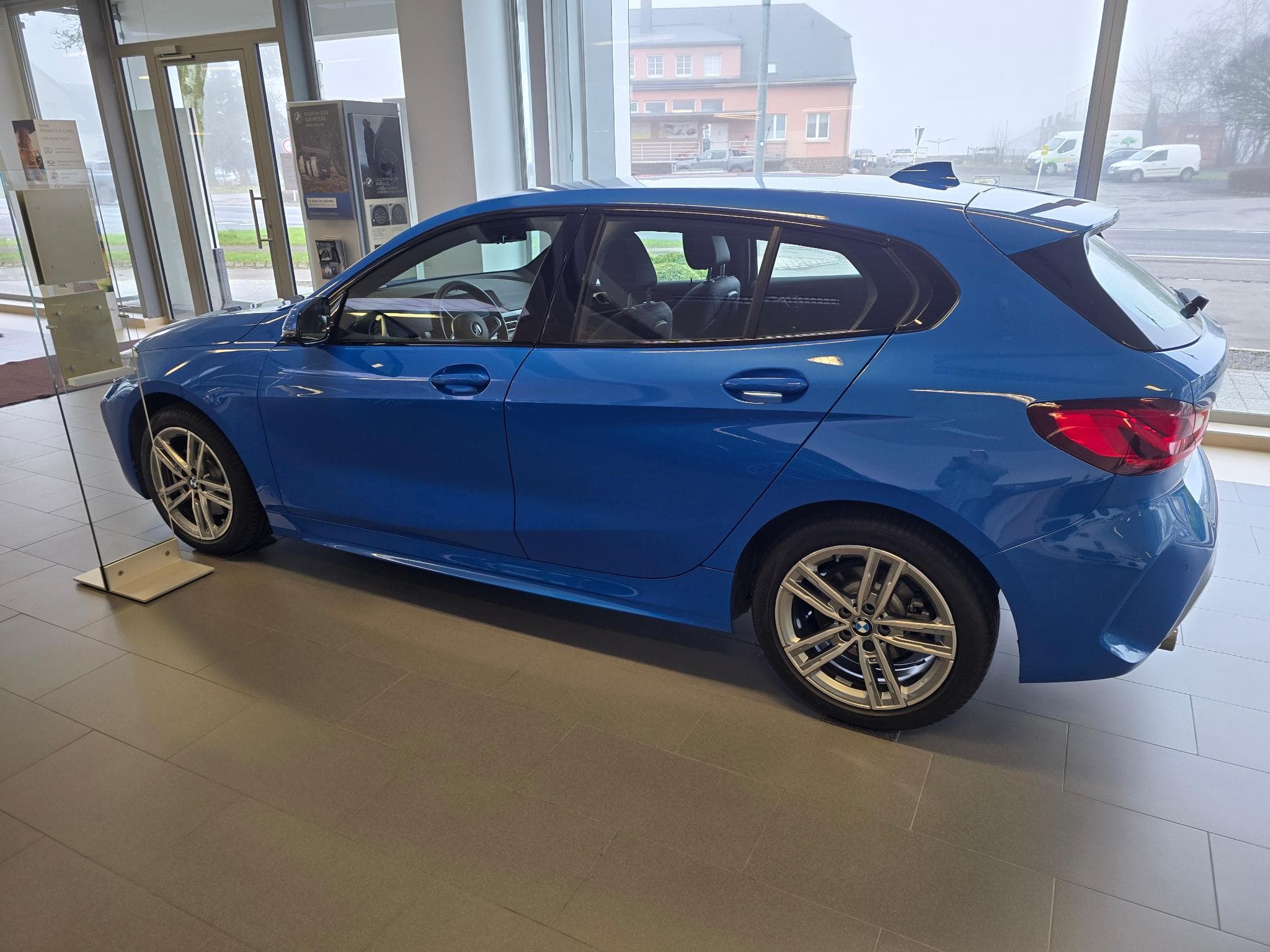 BMW 118 i M-Sport (2024) - Photo 2