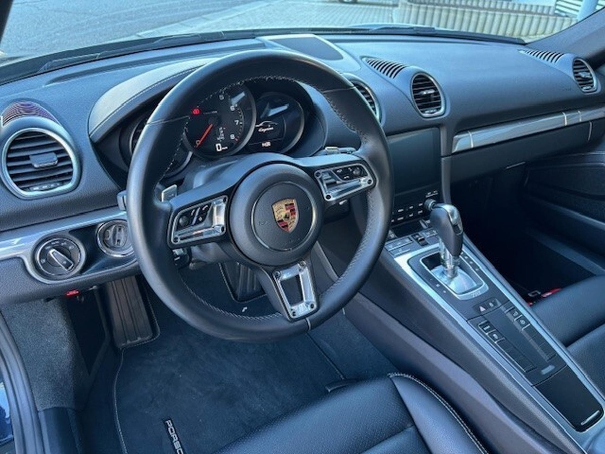 Porsche Cayman 718 Cayman Style Edition (2023) - Photo 7