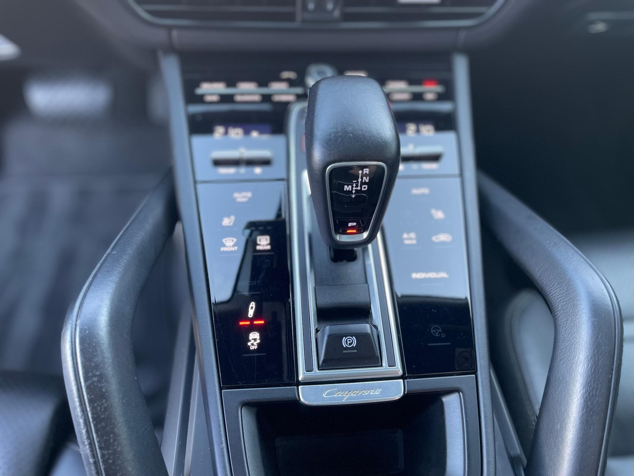 Porsche Cayenne E-Hybrid Coupé (2019) - Photo 9