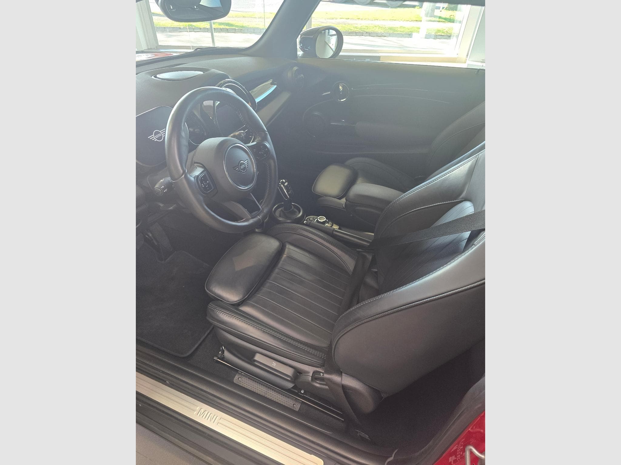 Mini Cooper Cooper 136 (2024) - Photo 4