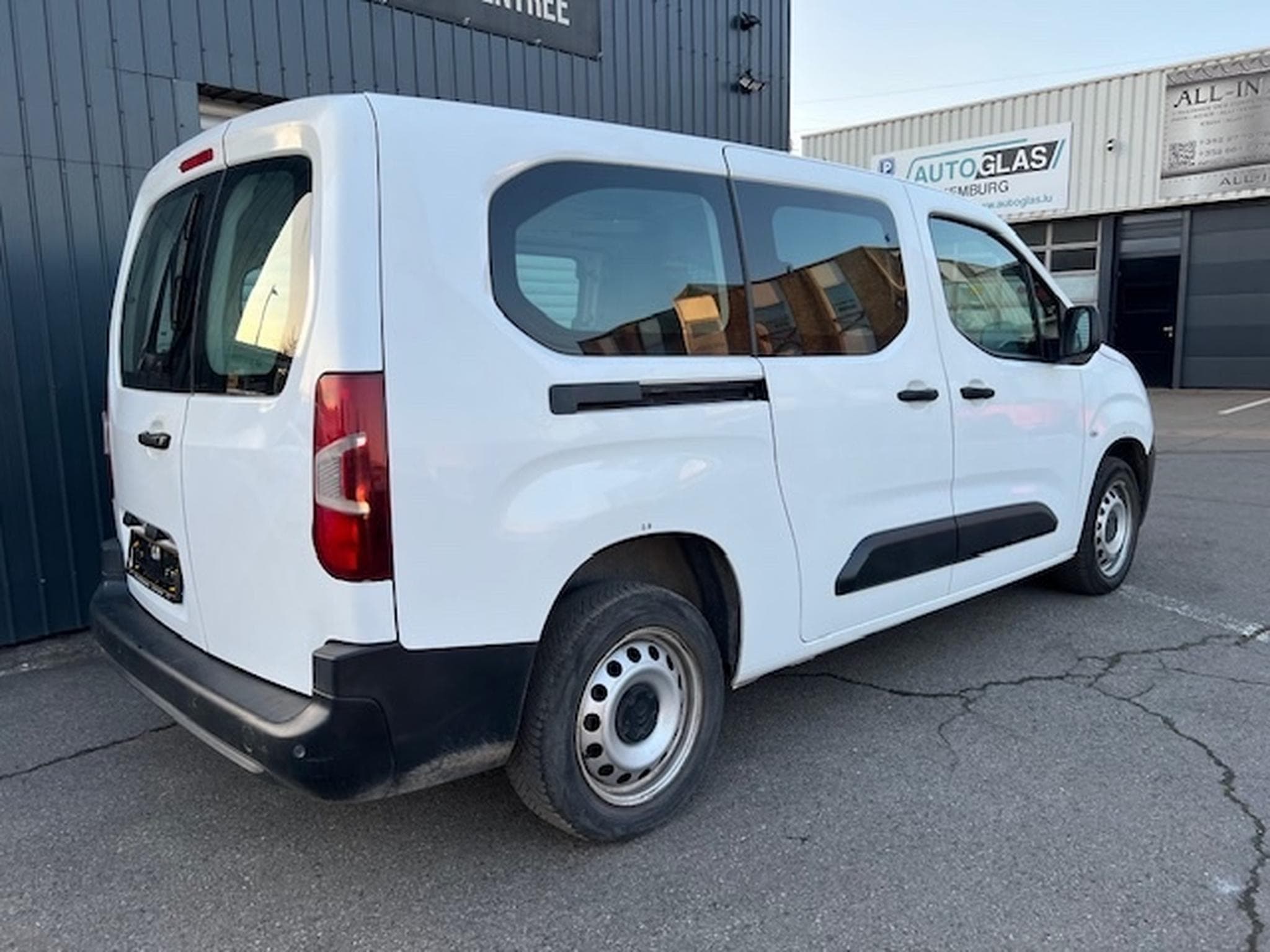 Citroën Berlingo 1,5 BHDI L HEAVY PRO (2021) - Photo 2