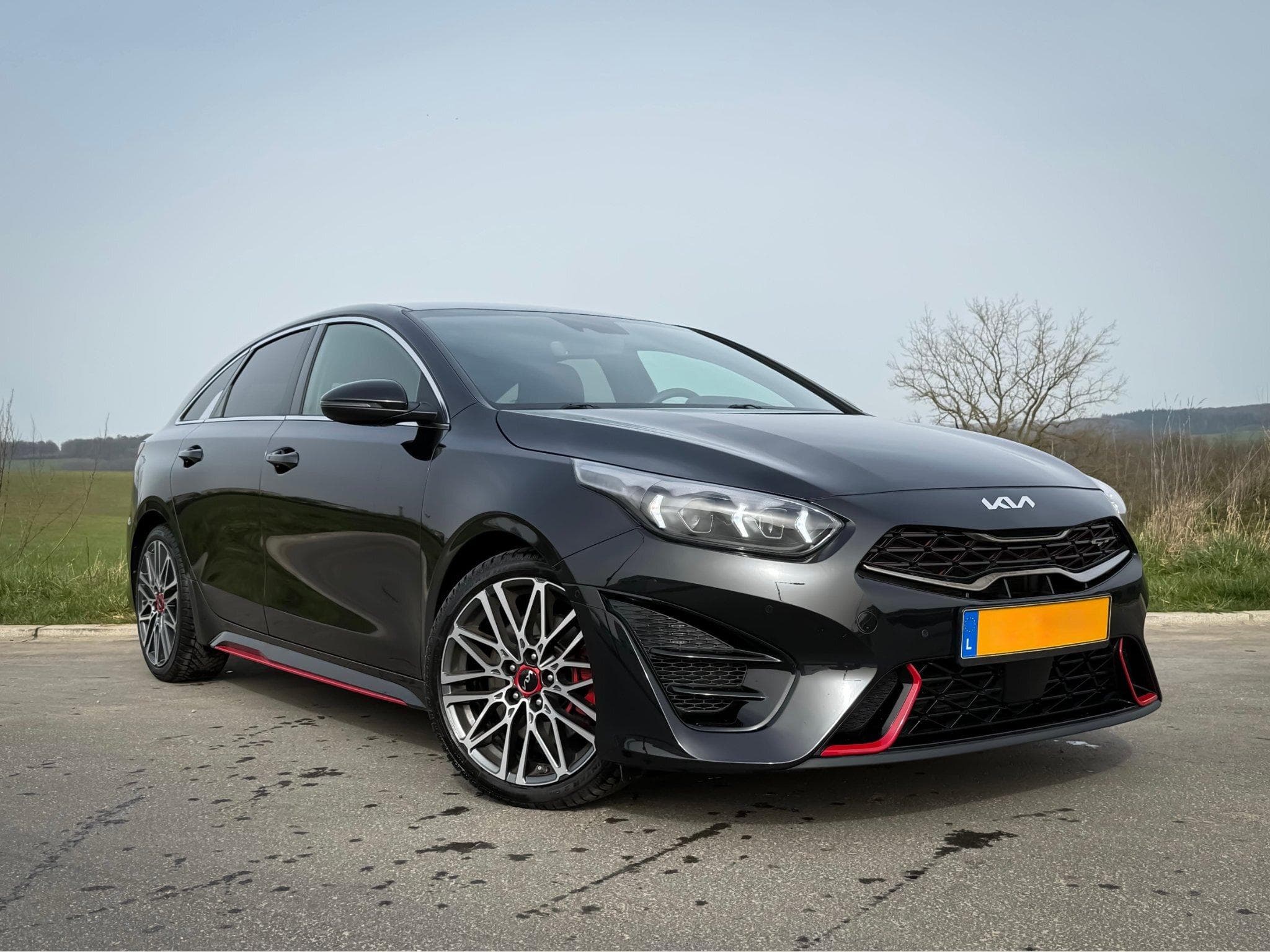 Kia ProCeed GT 1.6T-GDi 204 DCT (2023) - Photo 3