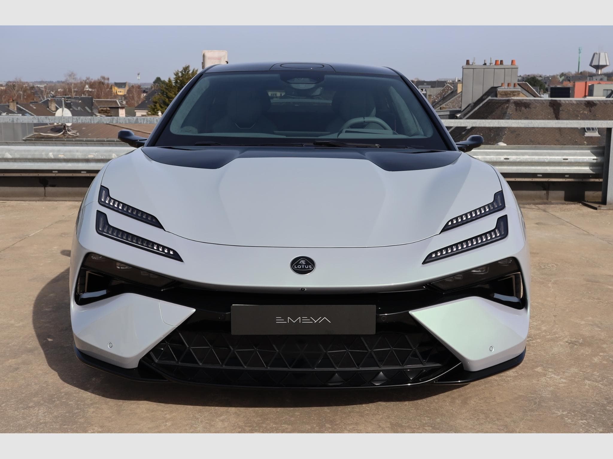 Lotus Emeya s (2024) - Photo 2