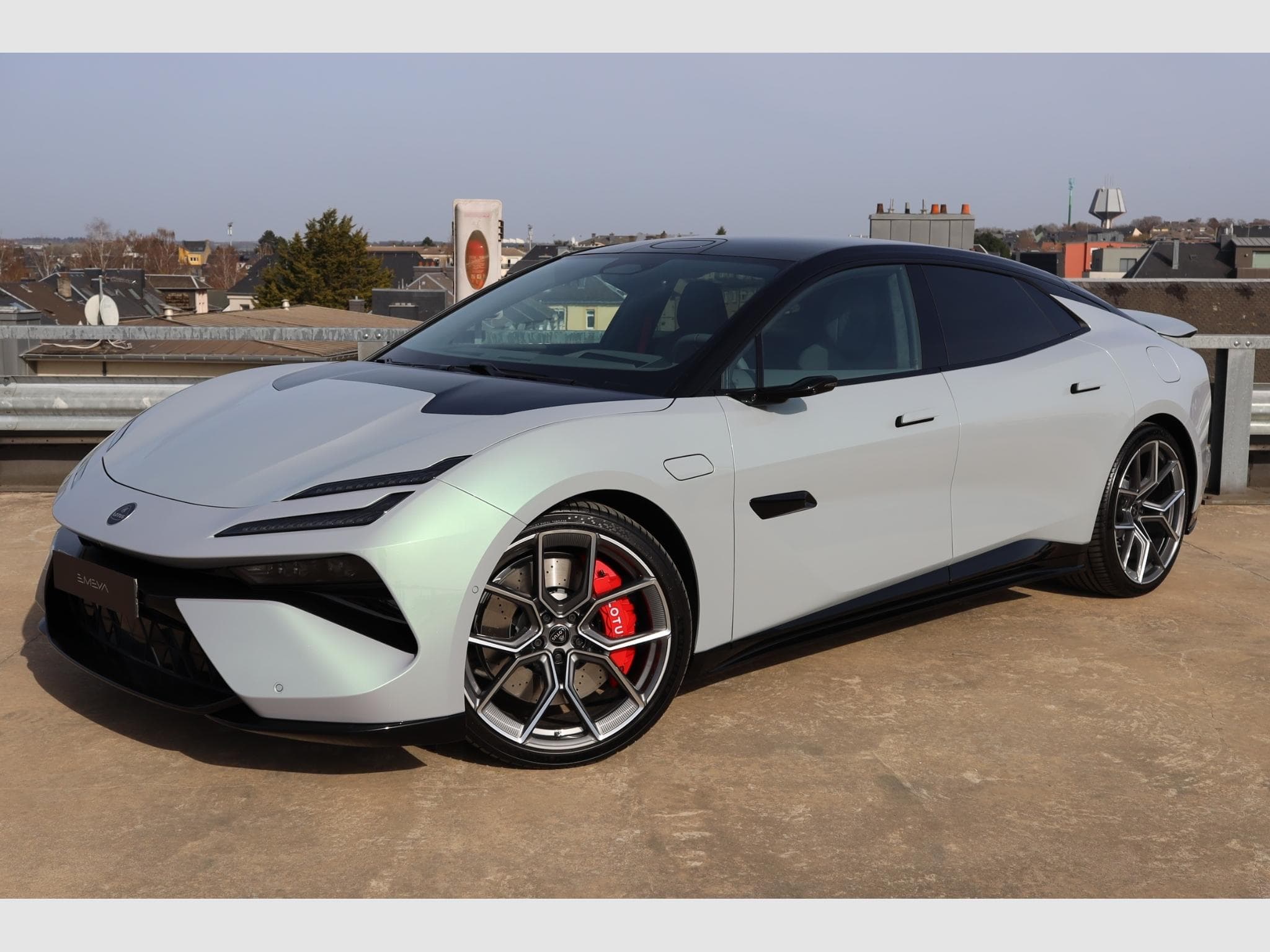 Lotus Emeya s (2024) - Photo 1