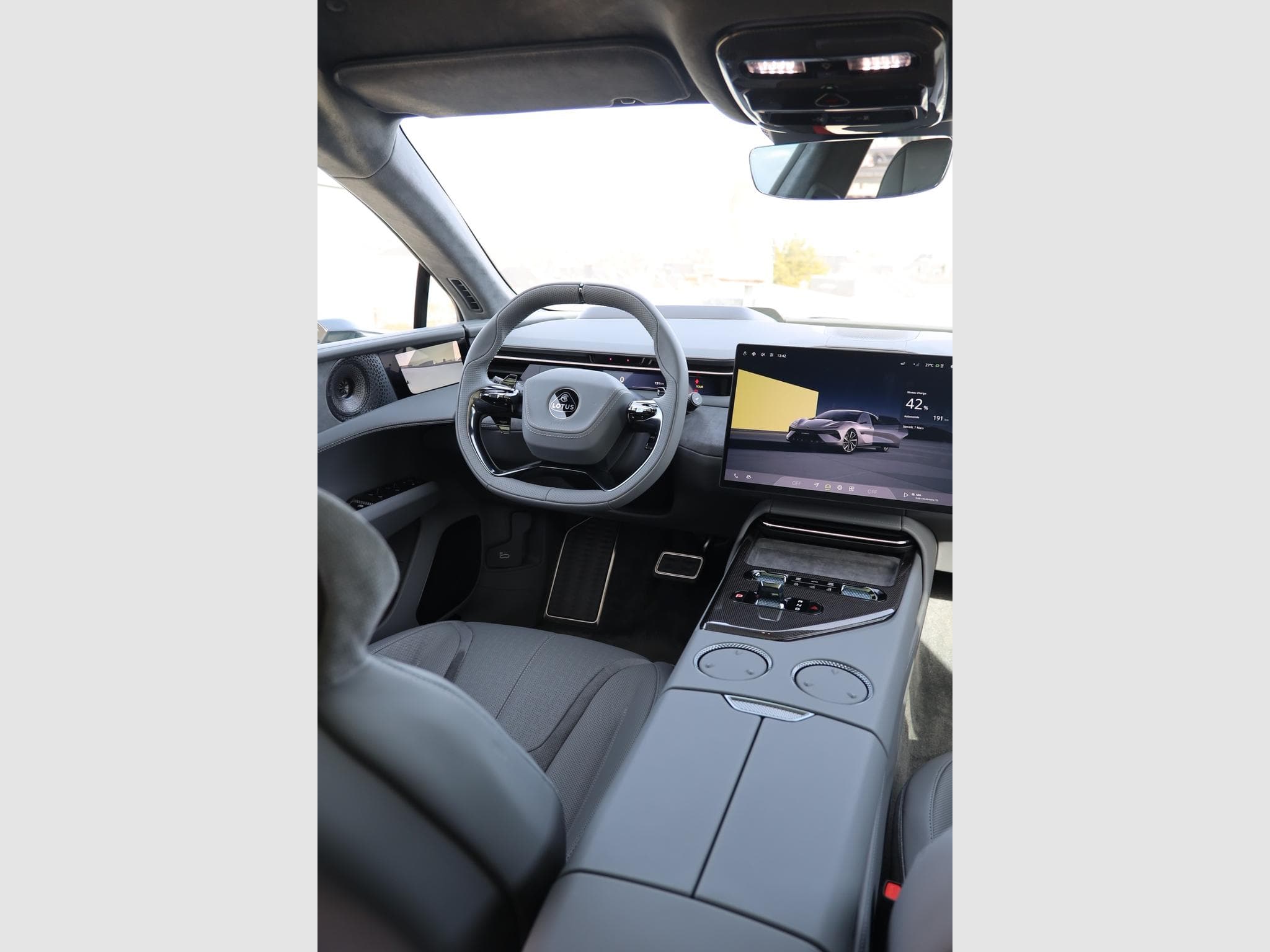 Lotus Emeya s (2024) - Photo 10
