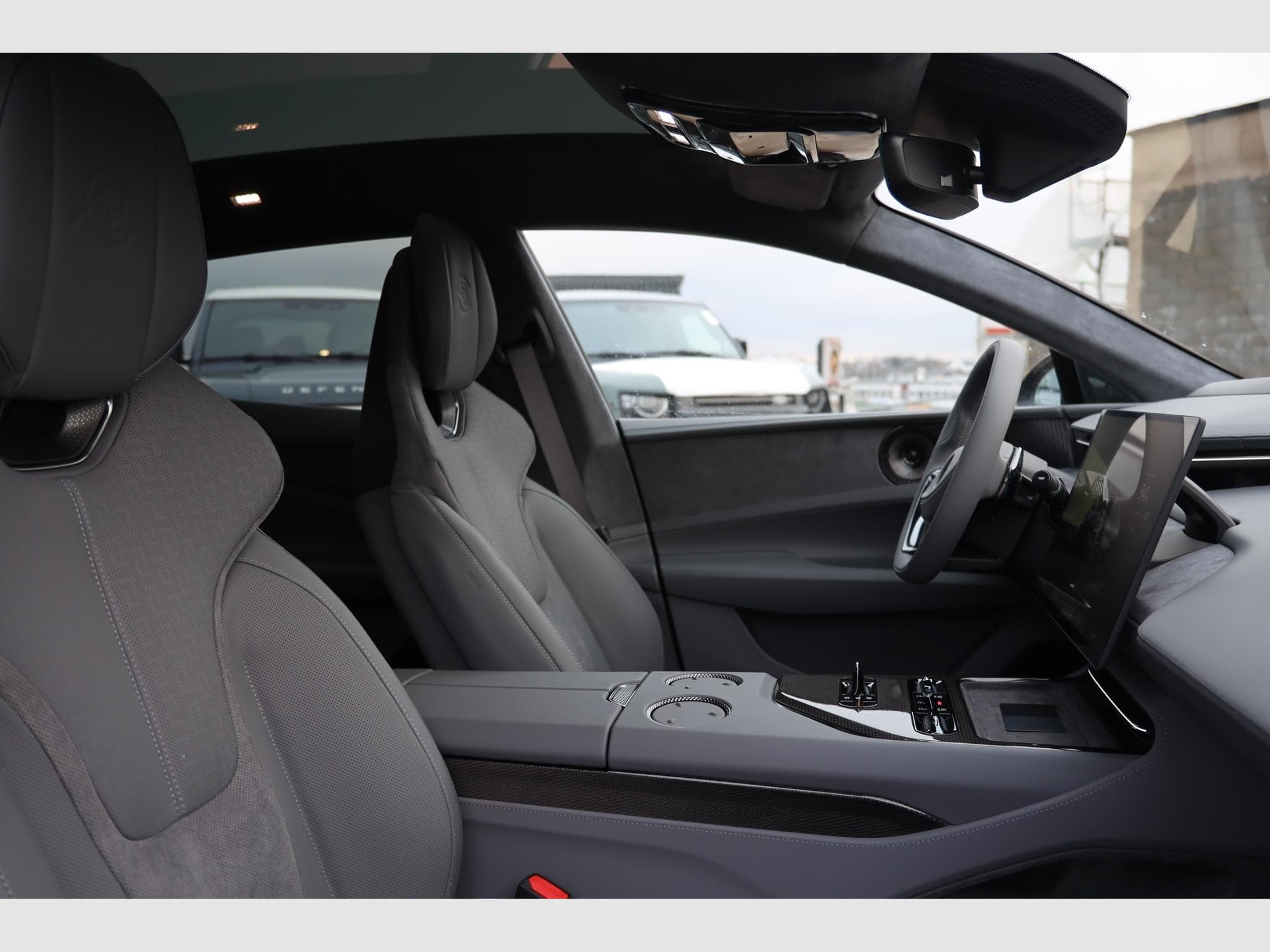 Lotus Emeya S (2026) - Photo 8