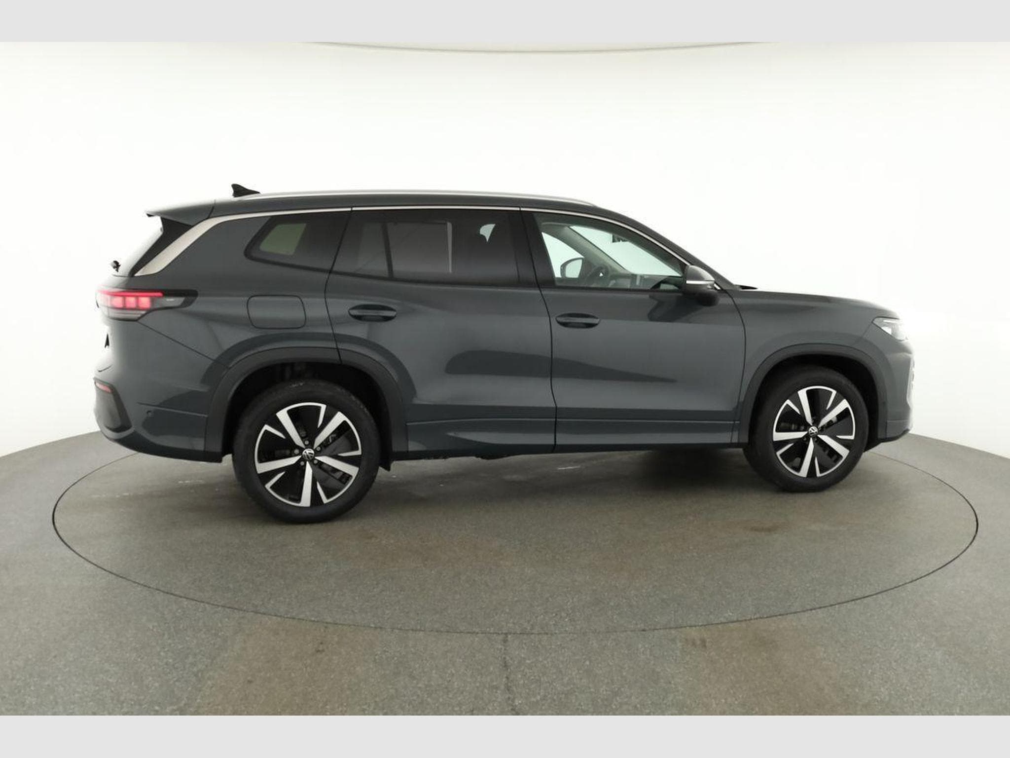 VW Tayron 1.5 TSI eHybrid 150 kW Life (2025) - Photo 22