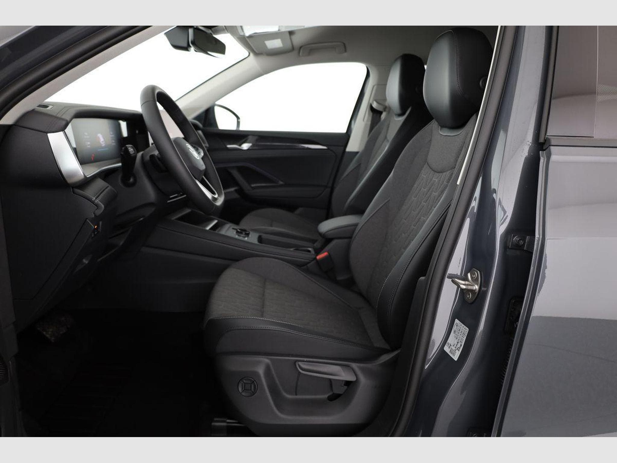 VW Tayron 1.5 TSI eHybrid 150 kW Life (2025) - Photo 9