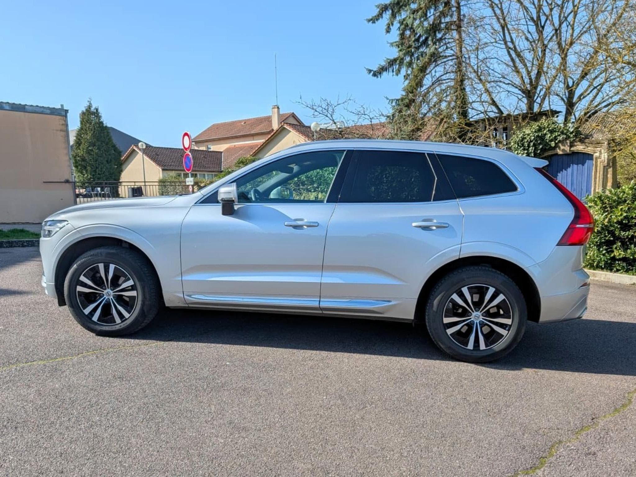Volvo XC60 B5 / Finition INSCRIPTION (2021) - Photo 2