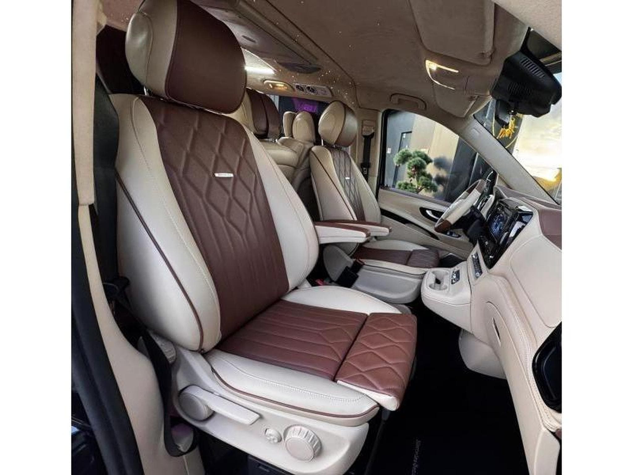 Mercedes Vito Tourer CDI extra-long L3 VIP (2025) - Photo 13