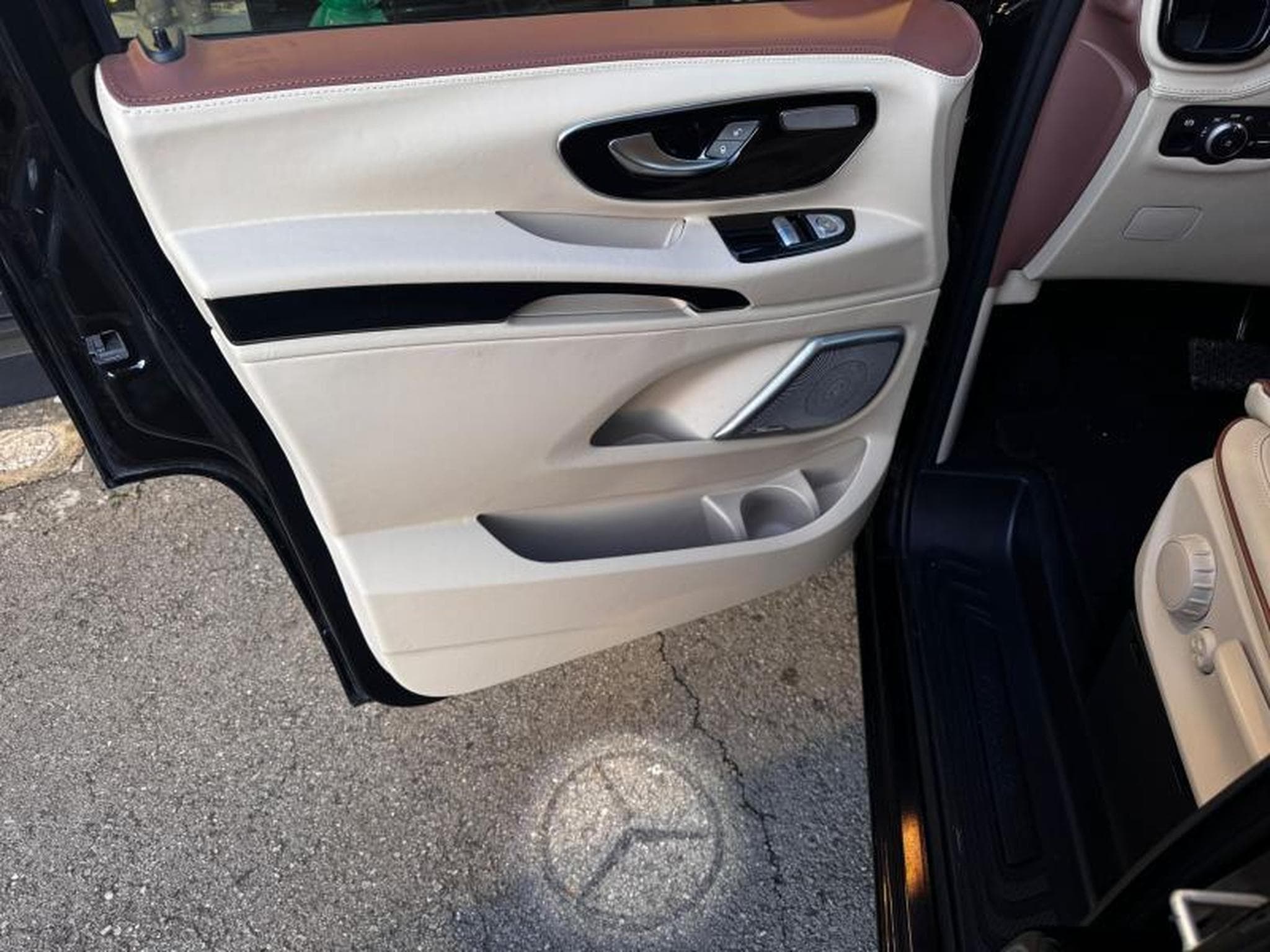 Mercedes Vito Tourer CDI extra-long L3 VIP (2025) - Photo 16