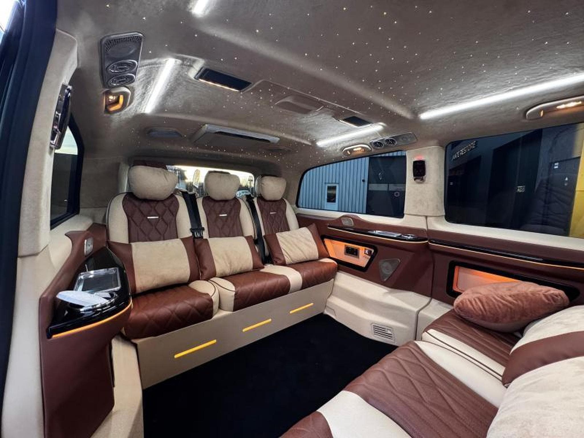 Mercedes Vito Tourer CDI extra-long L3 VIP (2025) - Photo 3