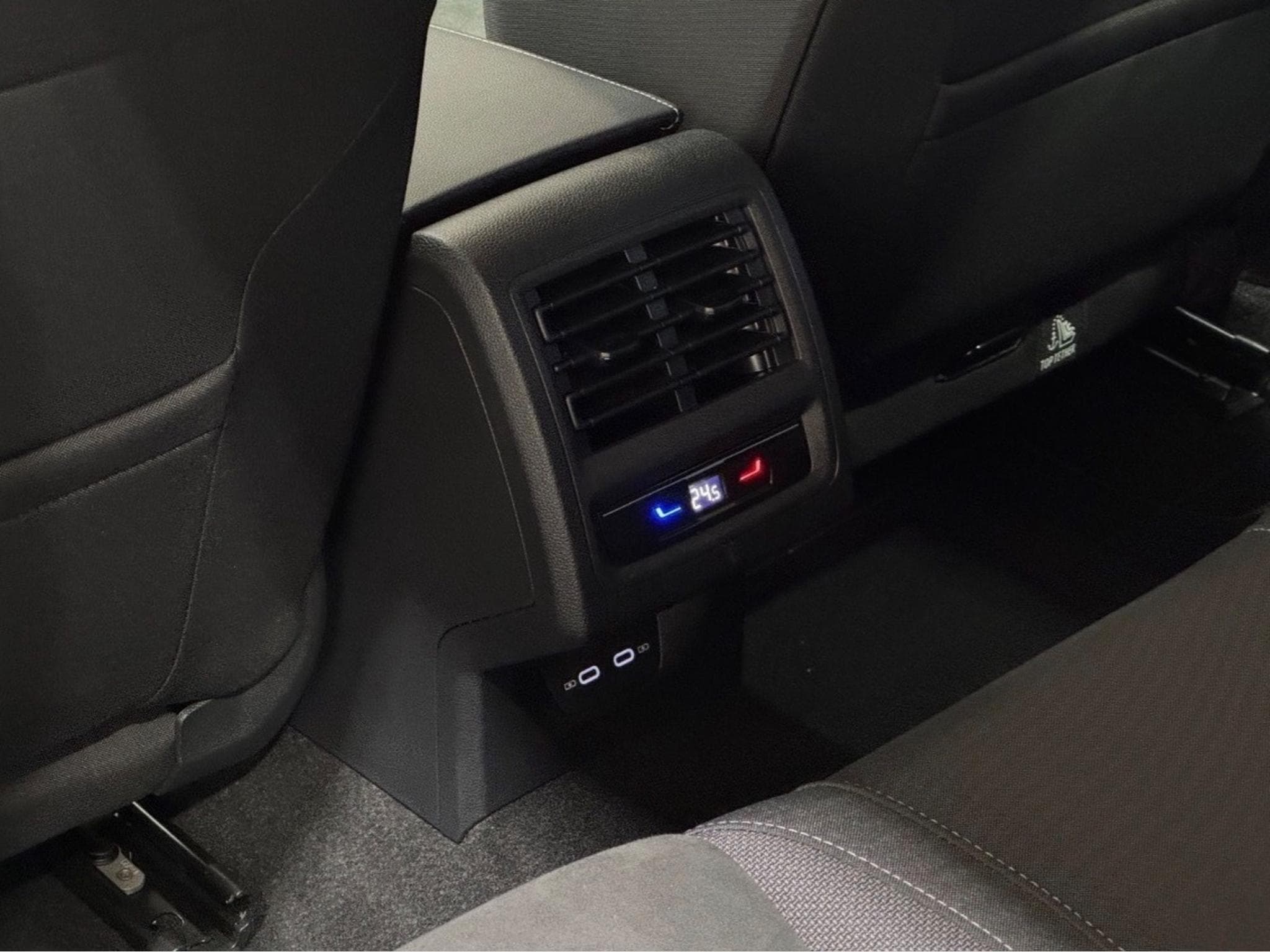 VW Golf 1.5 eTSI Style 150cv DSG (2020) - Photo 7