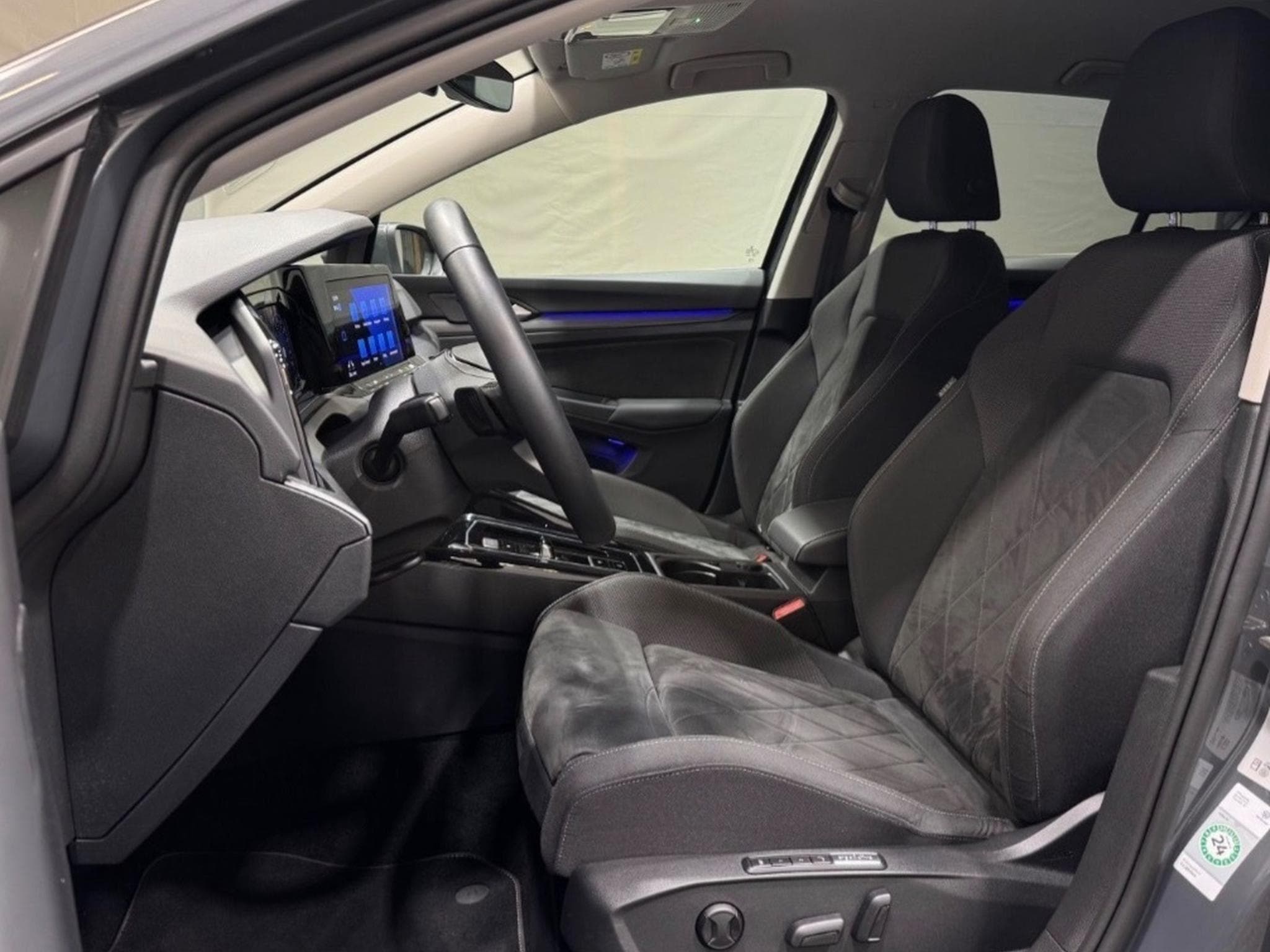 VW Golf 1.5 eTSI Style 150cv DSG (2020) - Photo 8