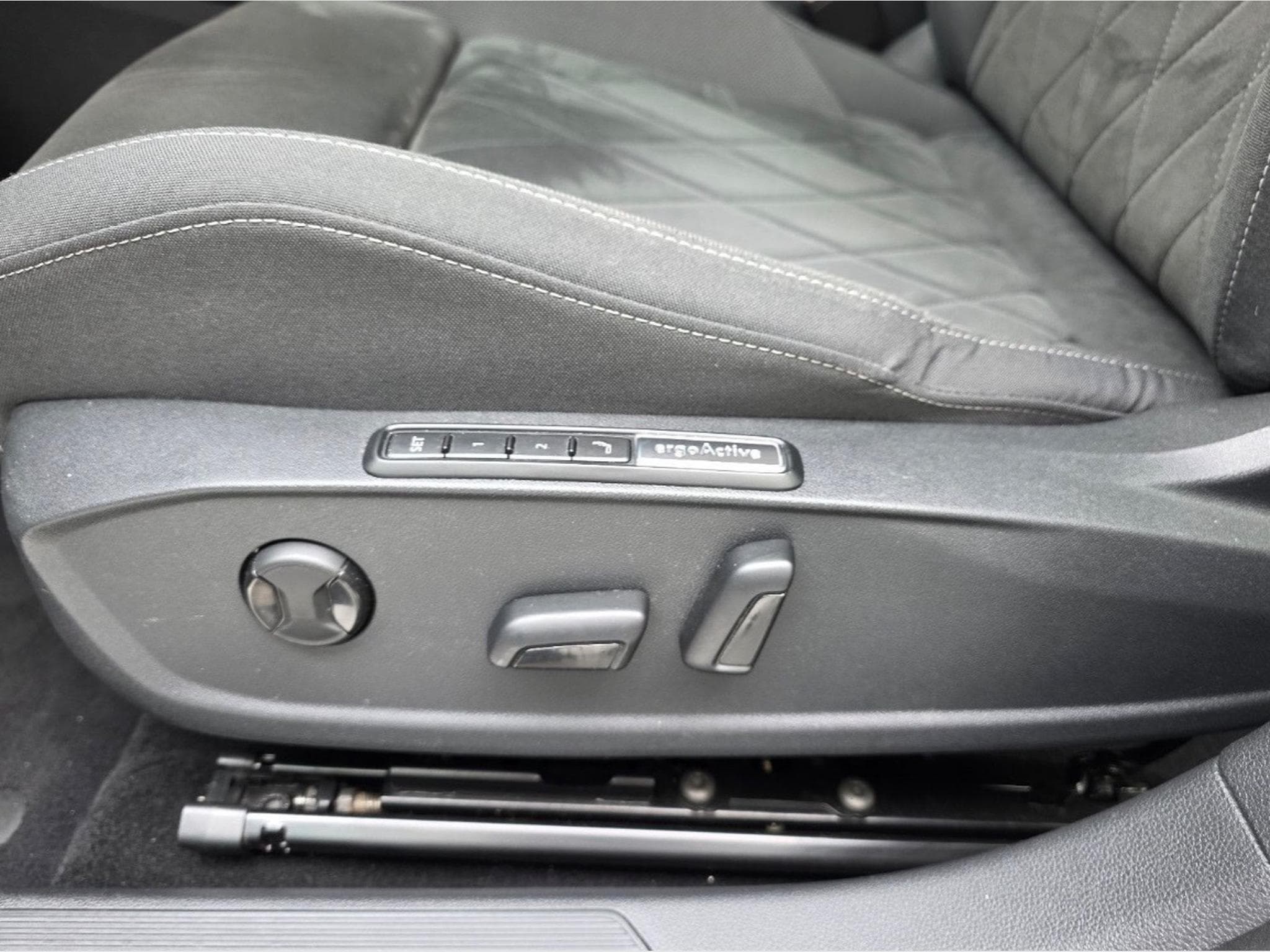 VW Golf 1.5 eTSI Style 150cv DSG (2020) - Photo 10