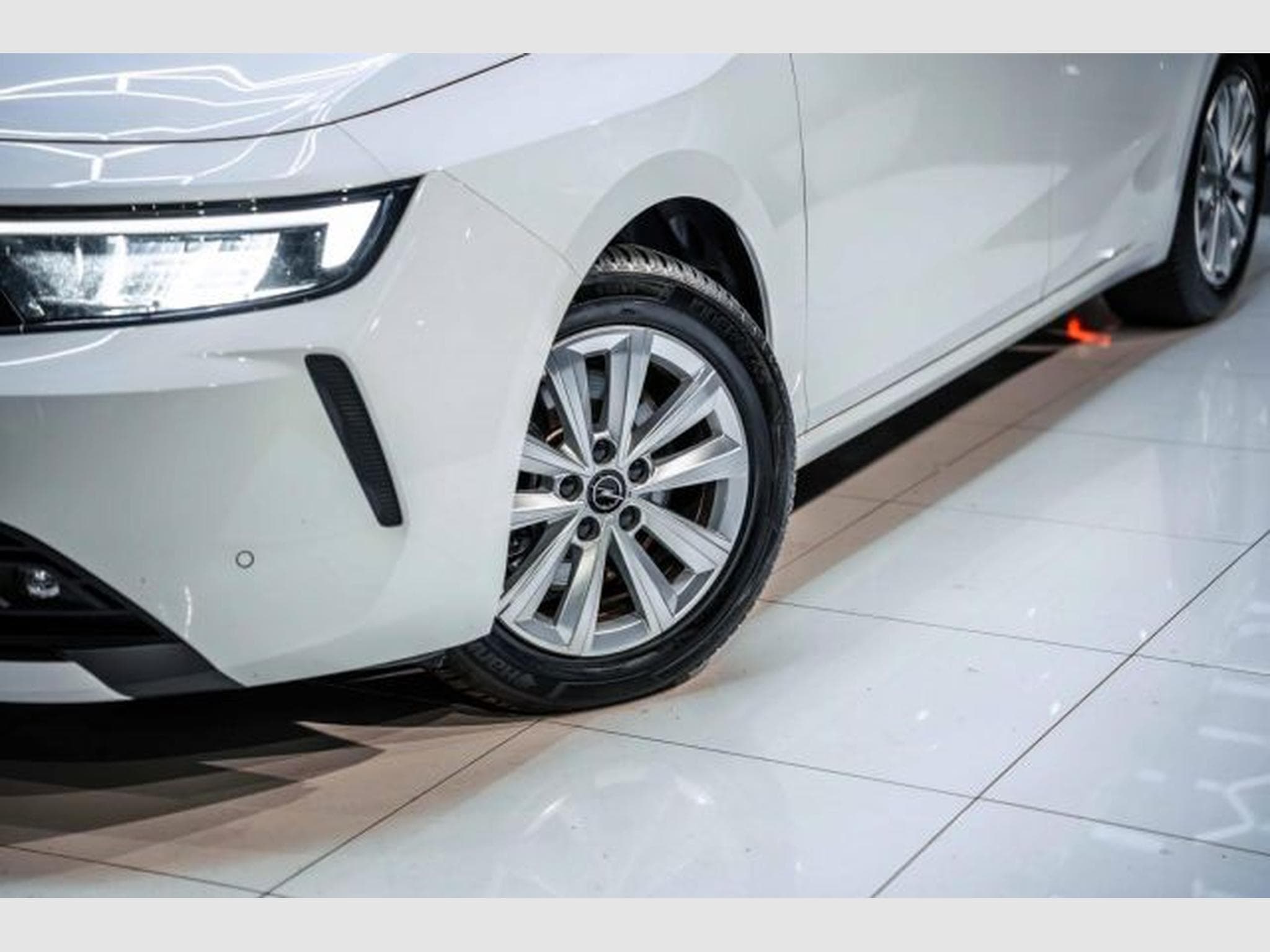 Opel Astra Astra L 1.5 D Autom. Elegance NAVI LED RFK SHZG (2023) - Photo 3