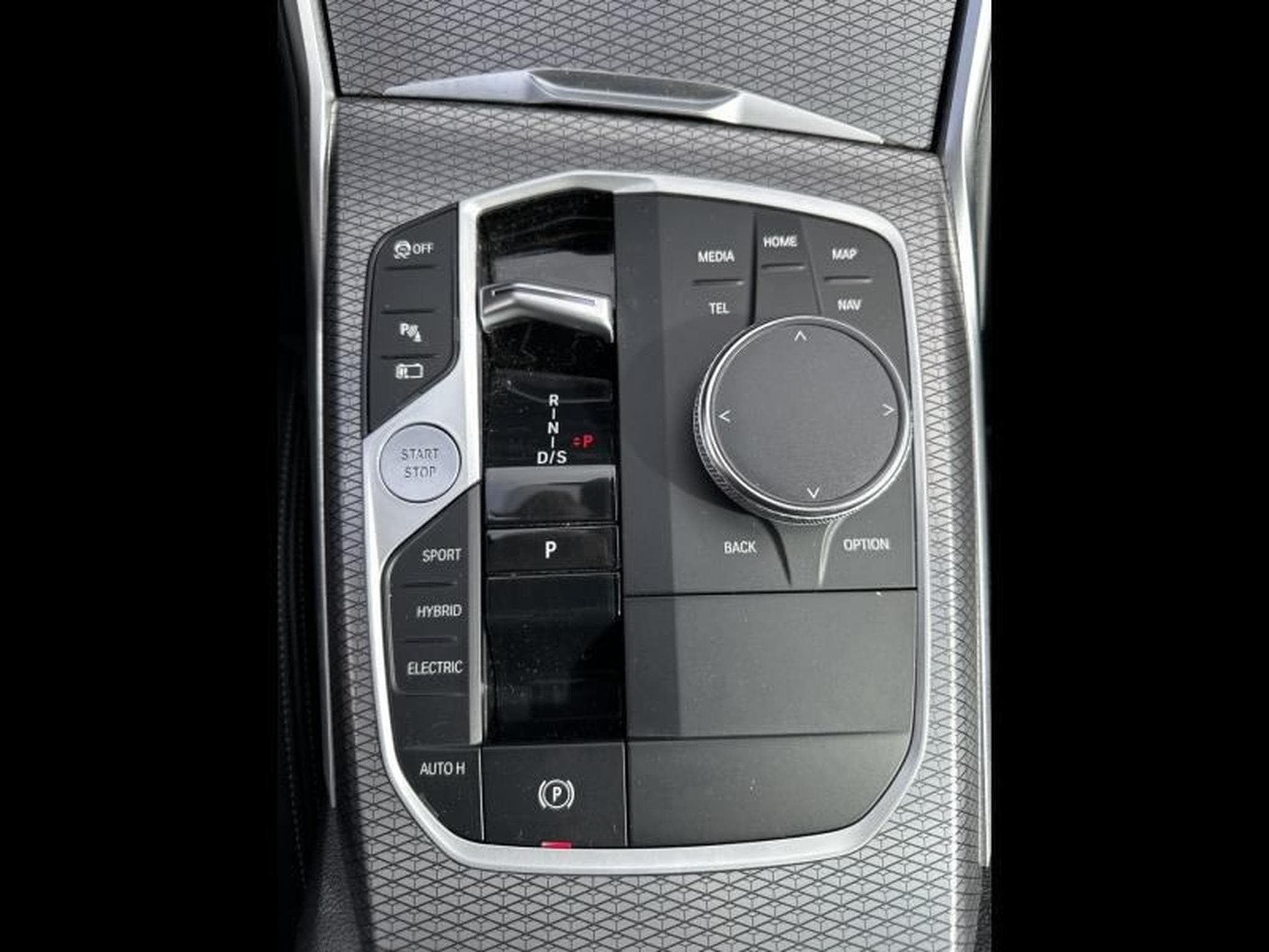 BMW 330 330eA 292ch M Sport (2024) - Photo 14