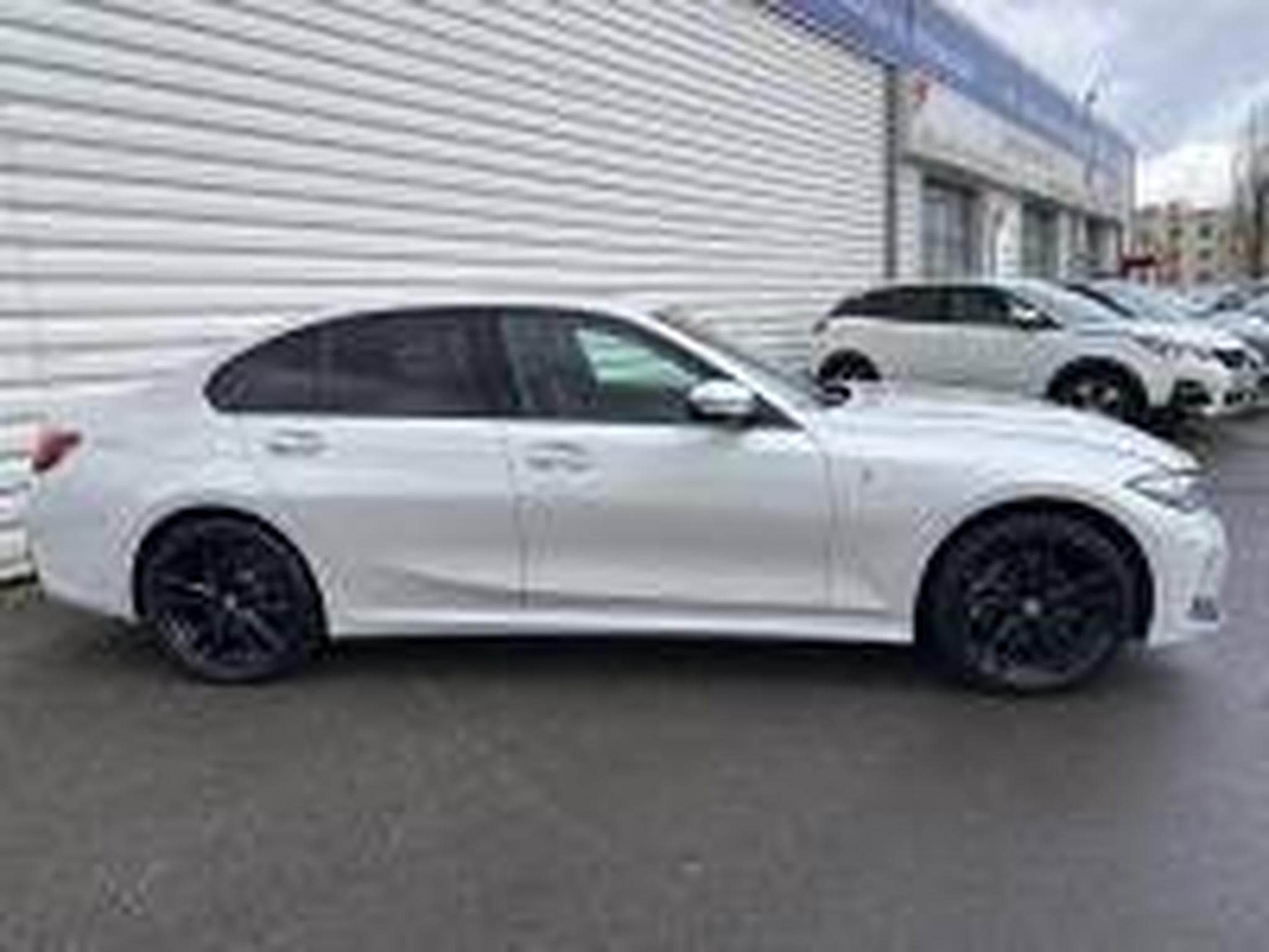 BMW 330 330eA 292ch M Sport (2024) - Photo 25