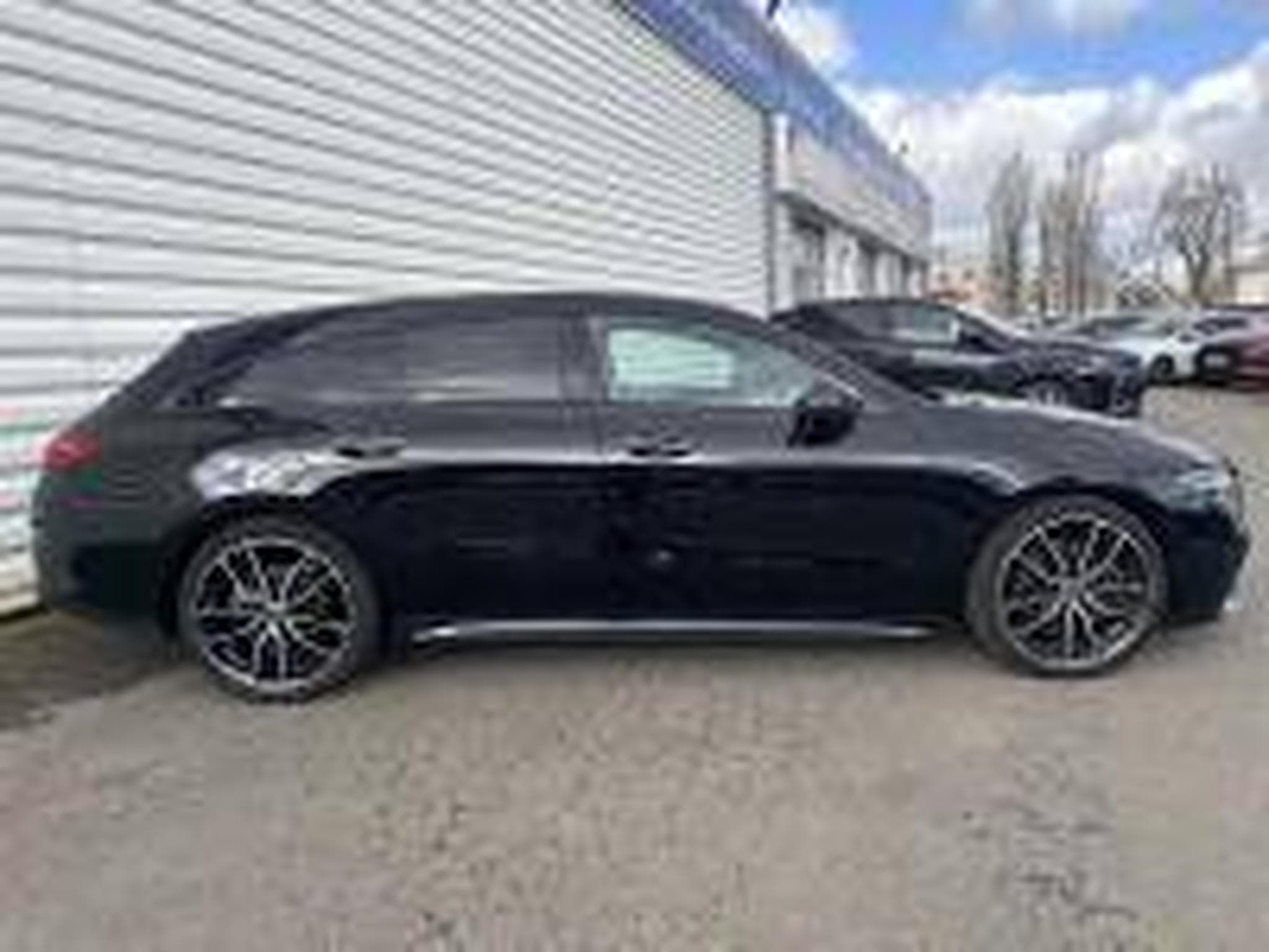 Mercedes CLA 200 CLA Shooting Brake 200 d 150ch AMG Line 8G-DCT NIGTH Edition (2025) - Photo 4
