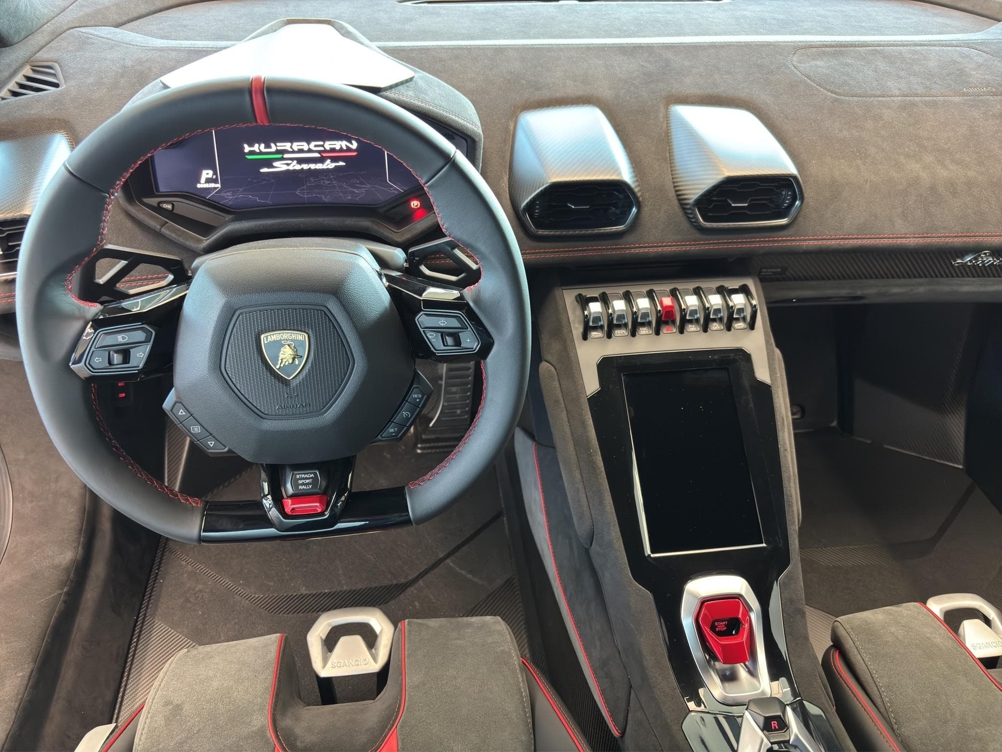 Lamborghini Huracán Sterrato (2024) - Photo 8