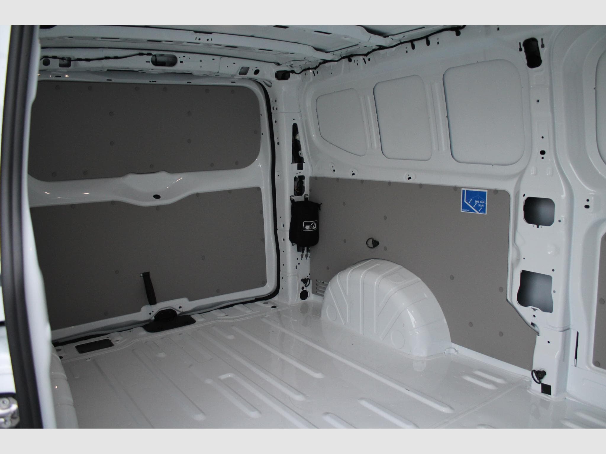 VW Transporter T7 4Motion Kasten L2 Lang (2025) - Photo 13