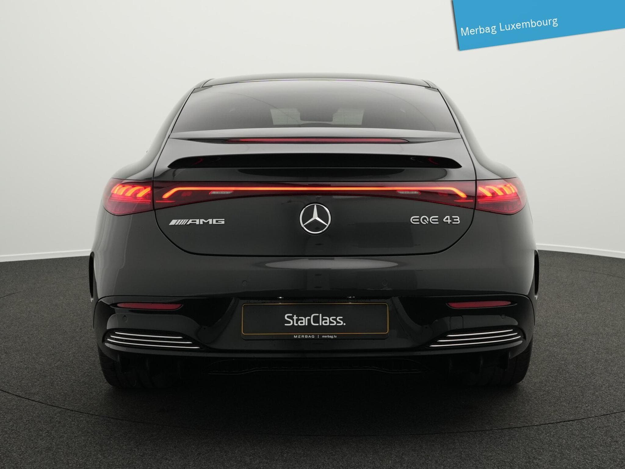 Mercedes EQE 4MATIC (22,1kWh/100 km WLTP) (2022) - Photo 4